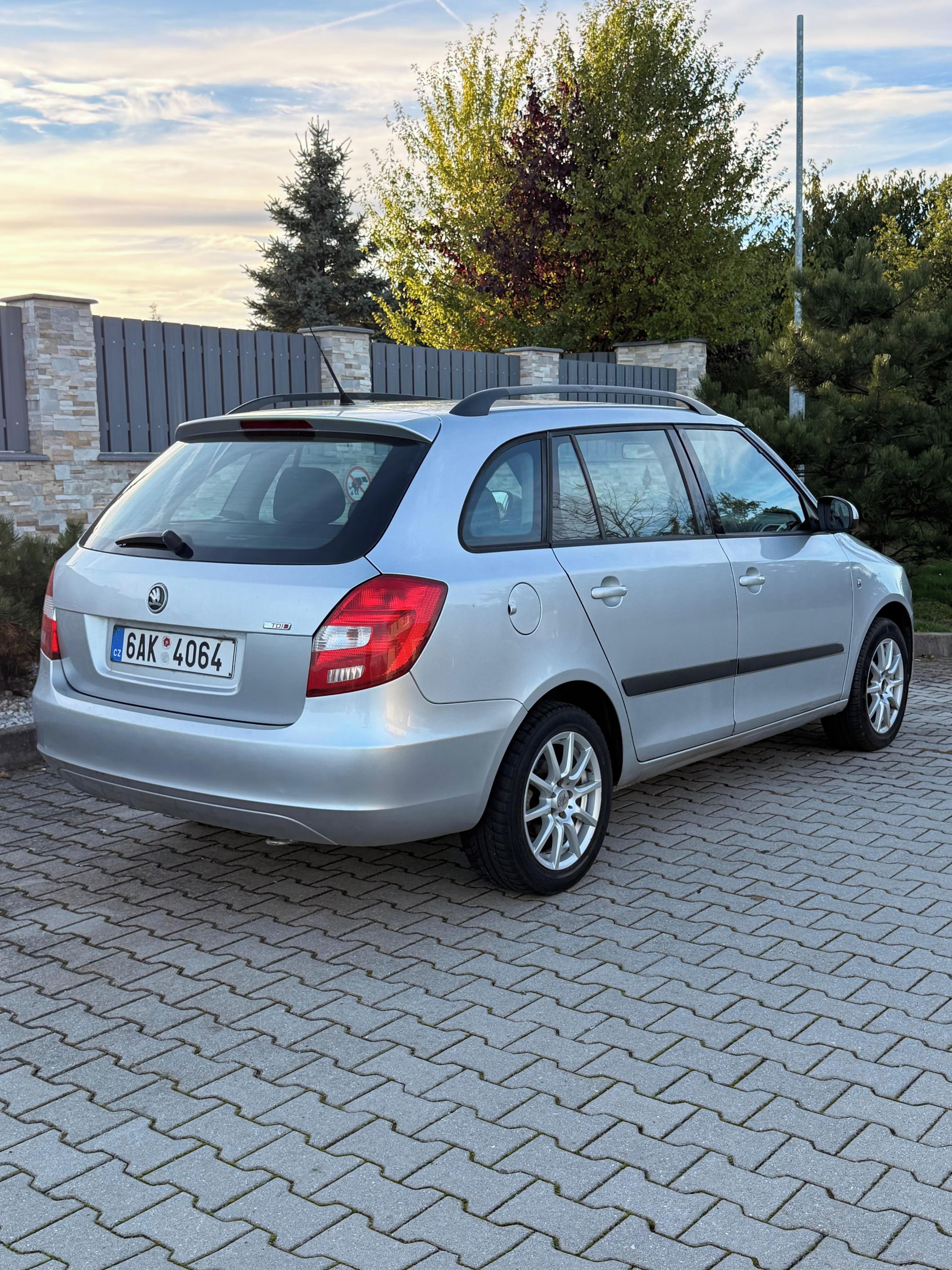 Škoda Fabia, 1.9 TDI 77KW, STK, ALU - fotka 6