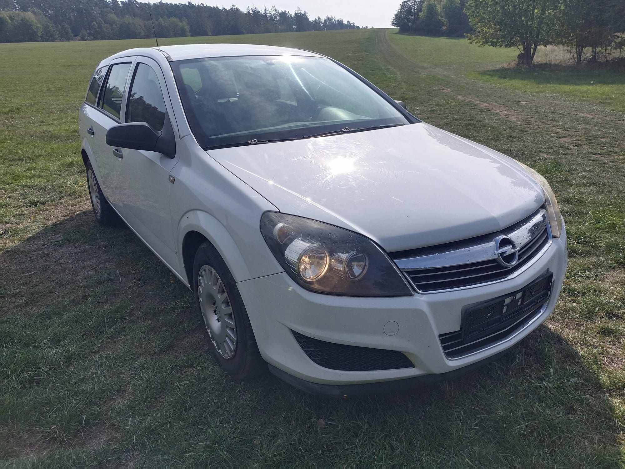 Opel Astra, H 1.4 66Kw RV.2009 - NOVÁ STK - fotka 3