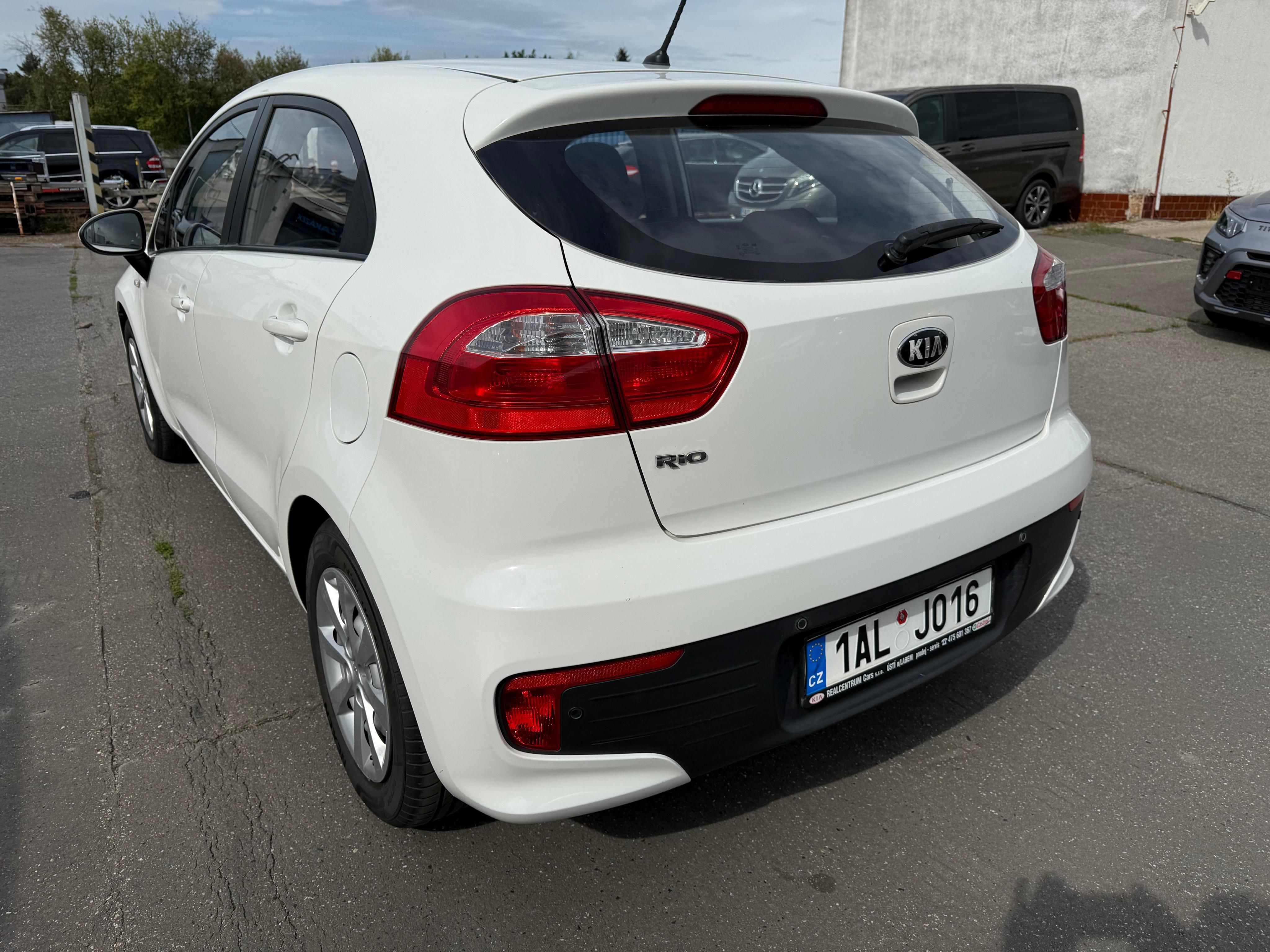 Kia Rio, Mnoho nových dílů,STAV - fotka 4