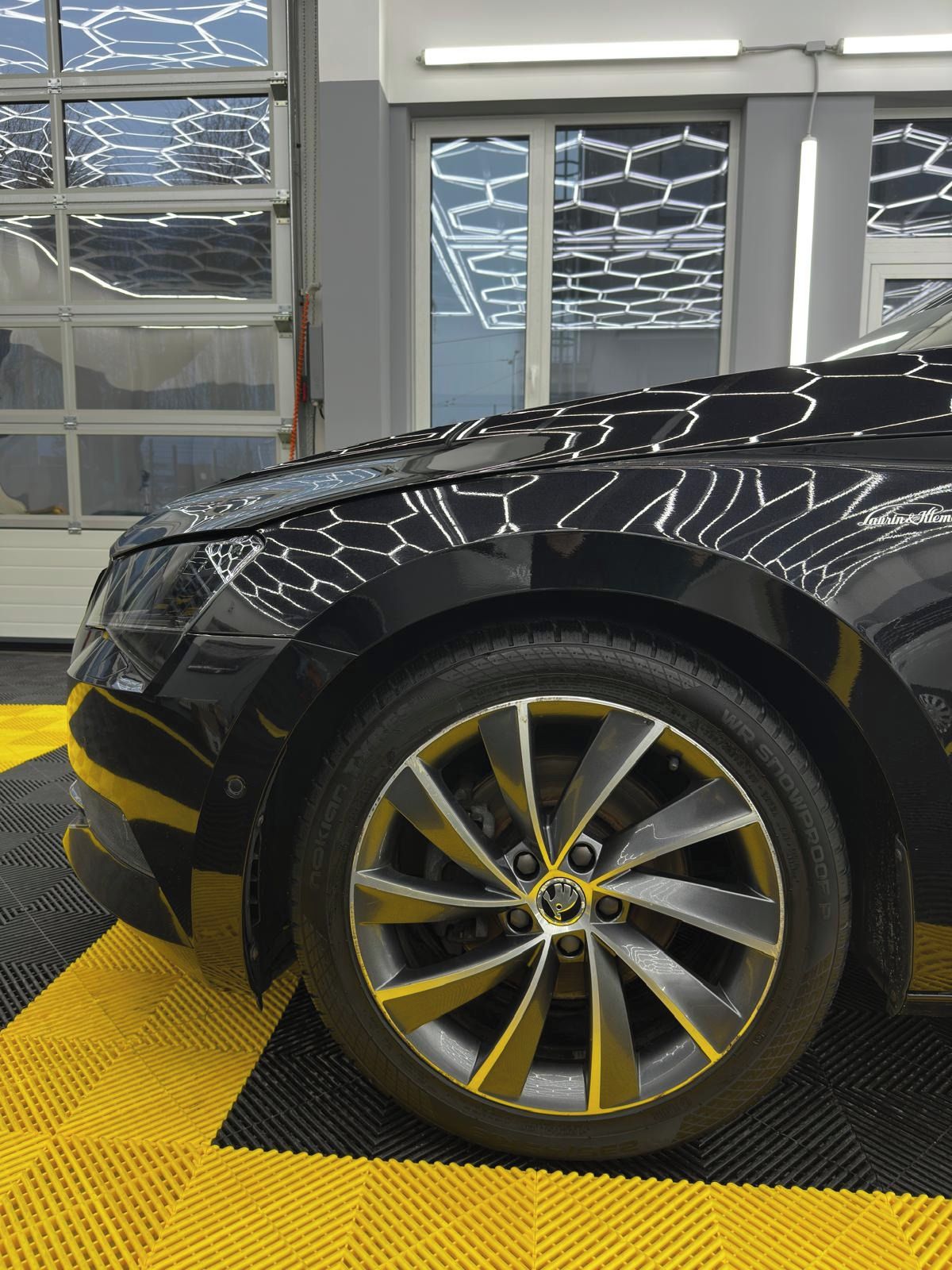 Škoda Superb, 2.0, DPH, L&K, 4x4 - fotka 3