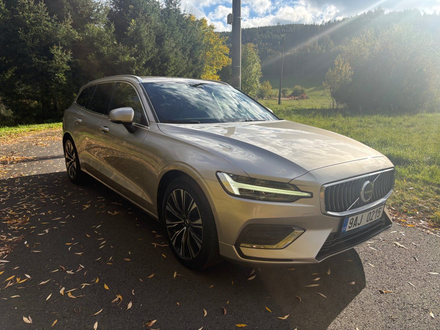 Volvo V60, 2.0 B4 Aut  1.maj CZ DPH Tažné - fotka 3