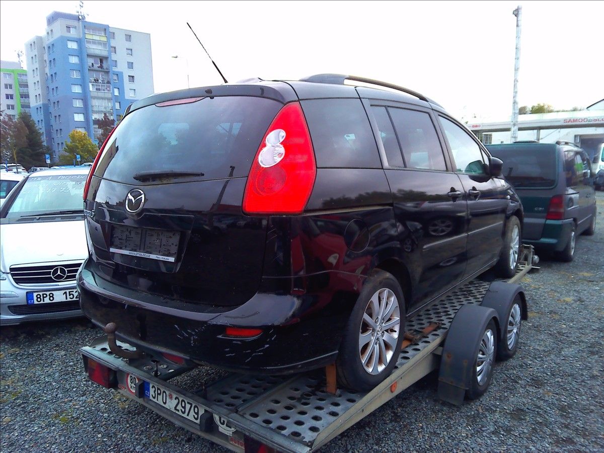Mazda 5, 2,0   D 7míst vada motoru - fotka 4