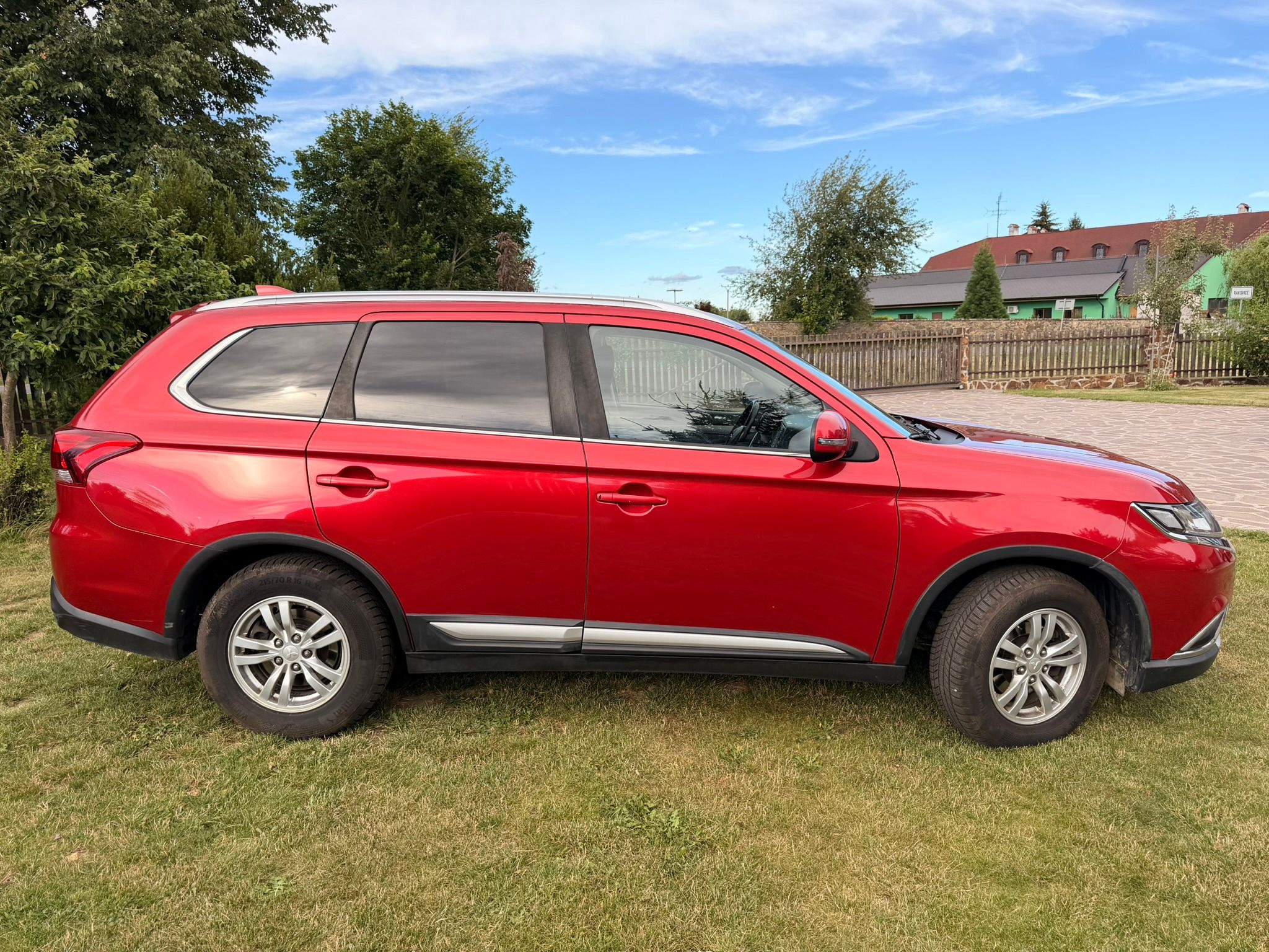 Mitsubishi Outlander, 2.3 DI-D,4×4, AUTO, 7 míst,ČR - fotka 2