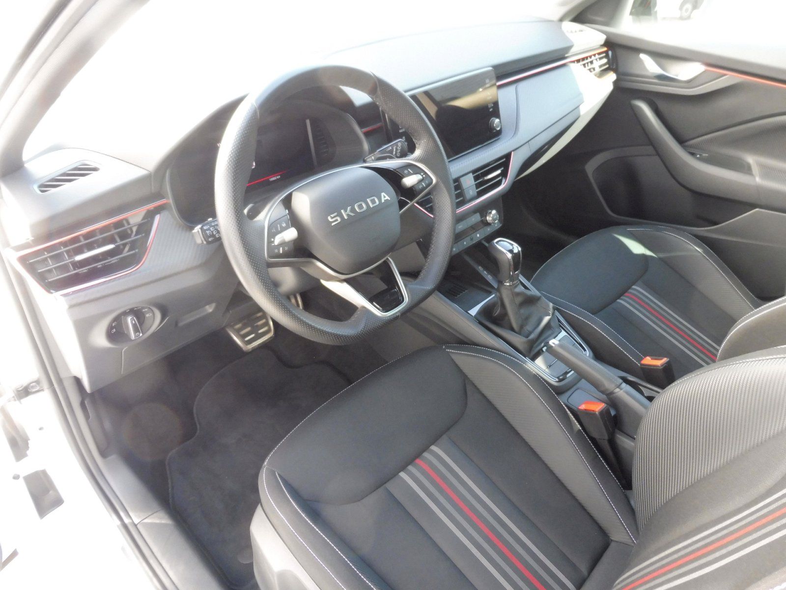 Škoda Scala, Monte Carlo 1,0 TSI 85kW DSG - fotka 6