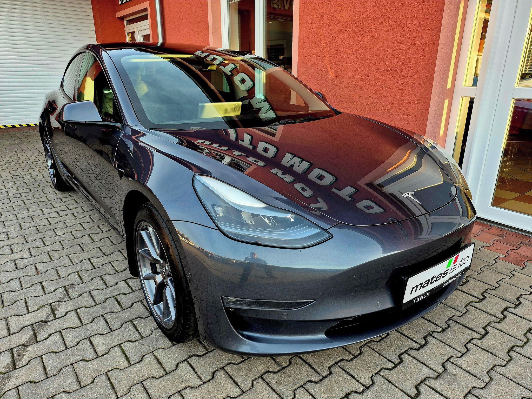 Tesla Model 3, Long Range Dual Motor - 366 kW - fotka 4