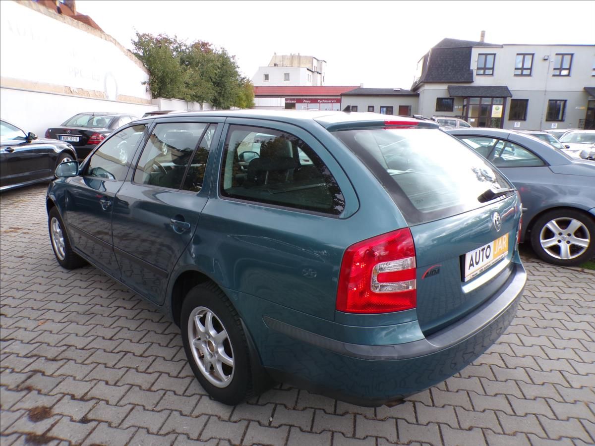 Škoda Octavia, 1,6 FSI - fotka 4