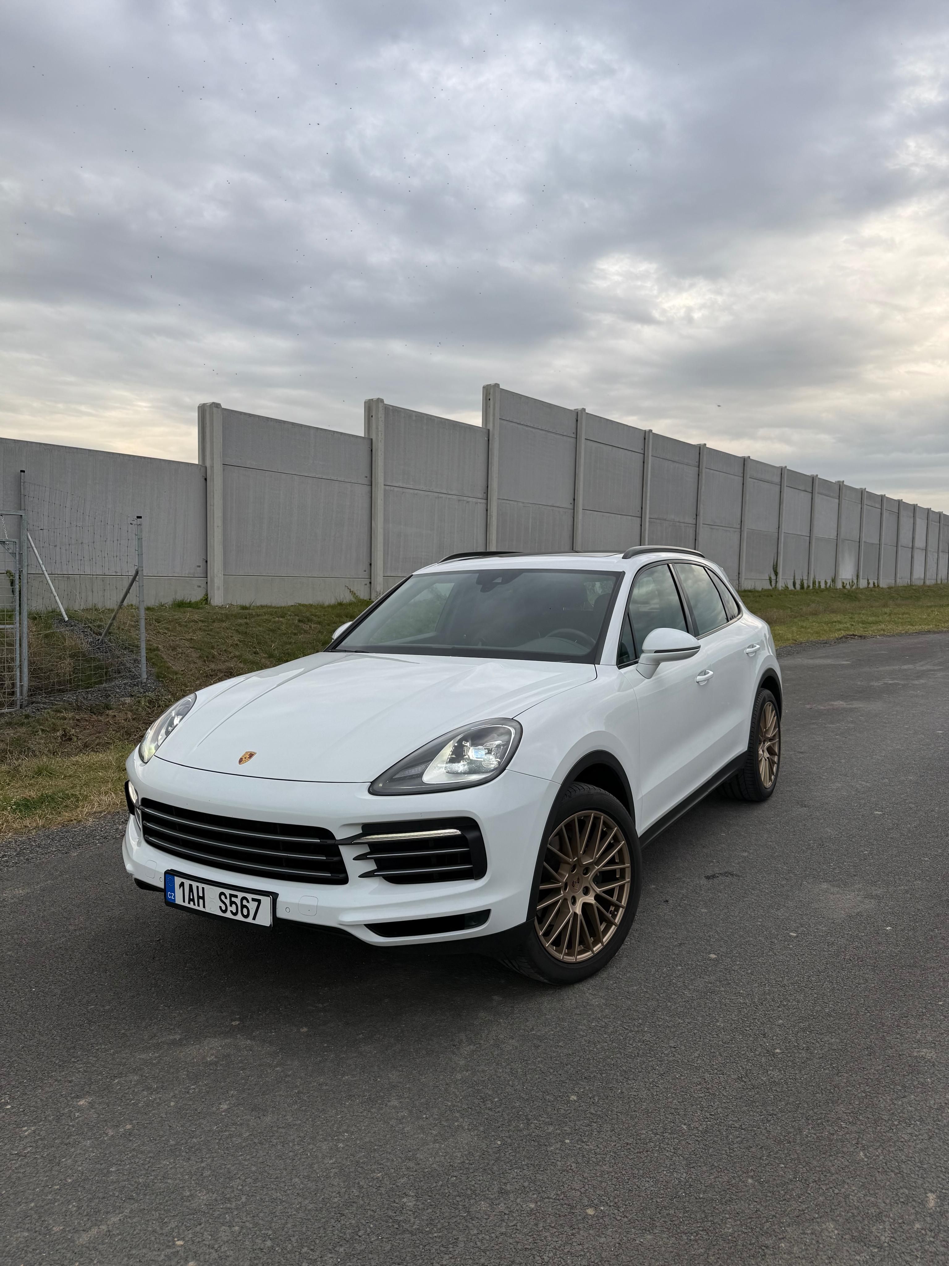 Porsche Cayenne, servis pouze Porsche, 2x kola