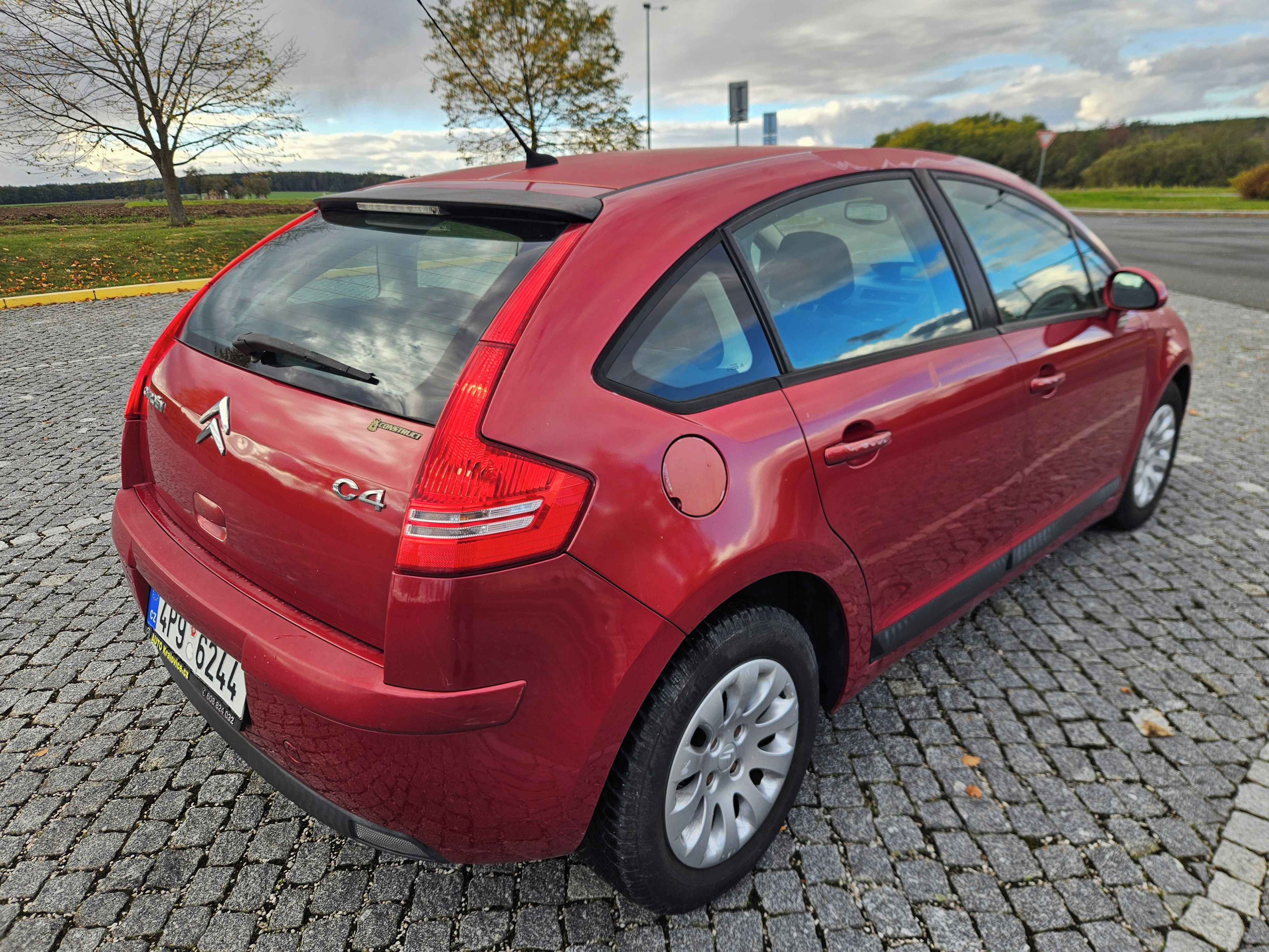 Citroën C4, 1.4 65kw, MOŽNÉ SPLÁTKY - fotka 6