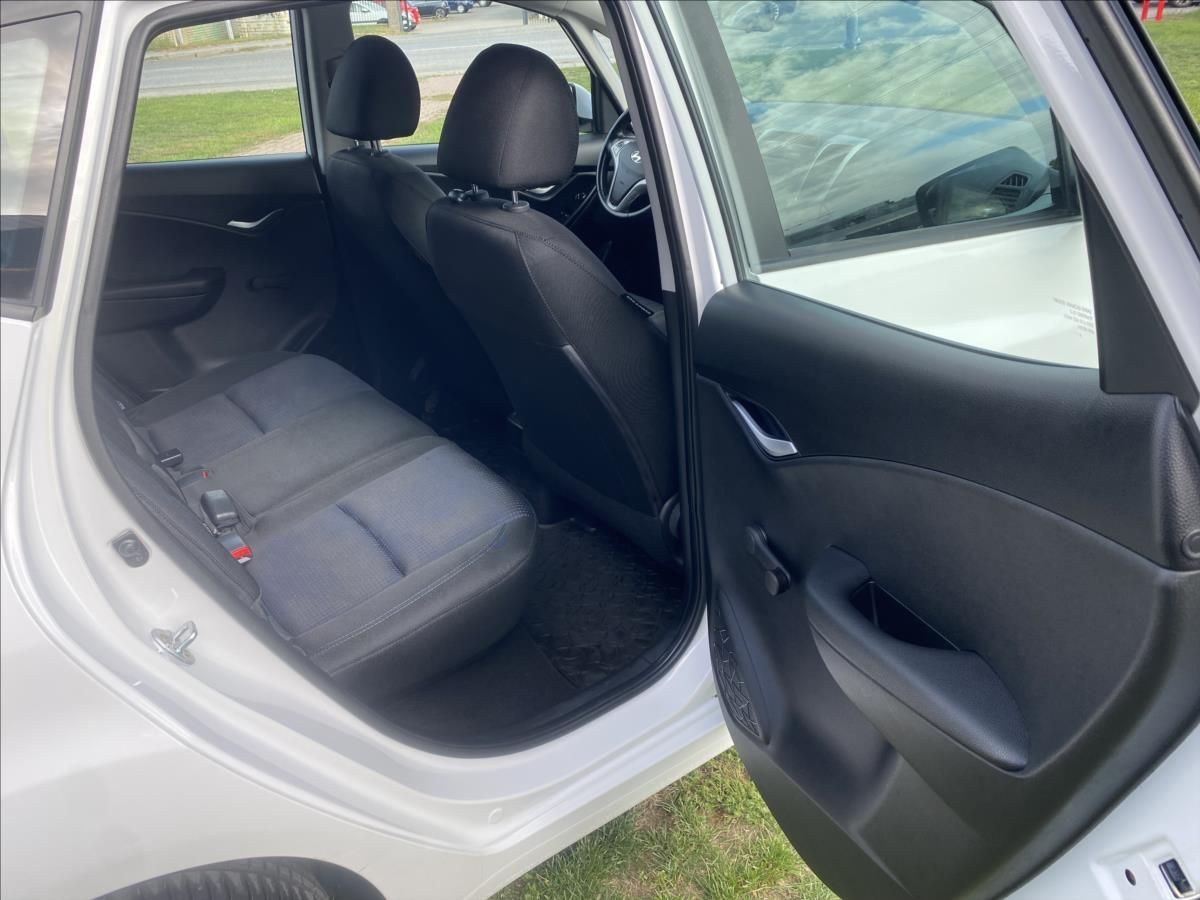 Hyundai ix20, 1,4   ix 20 CVVT TRICOLOR - fotka 6