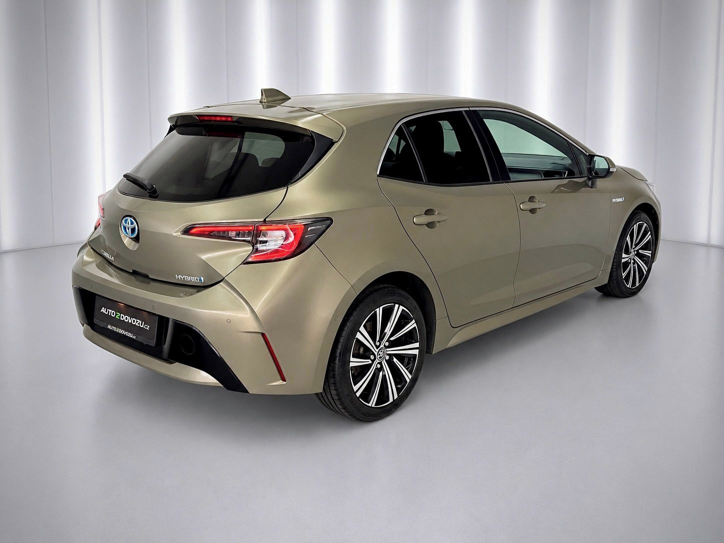 Toyota Corolla, 1.8 Hybrid e-CVT COMFORT, ACC - fotka 6
