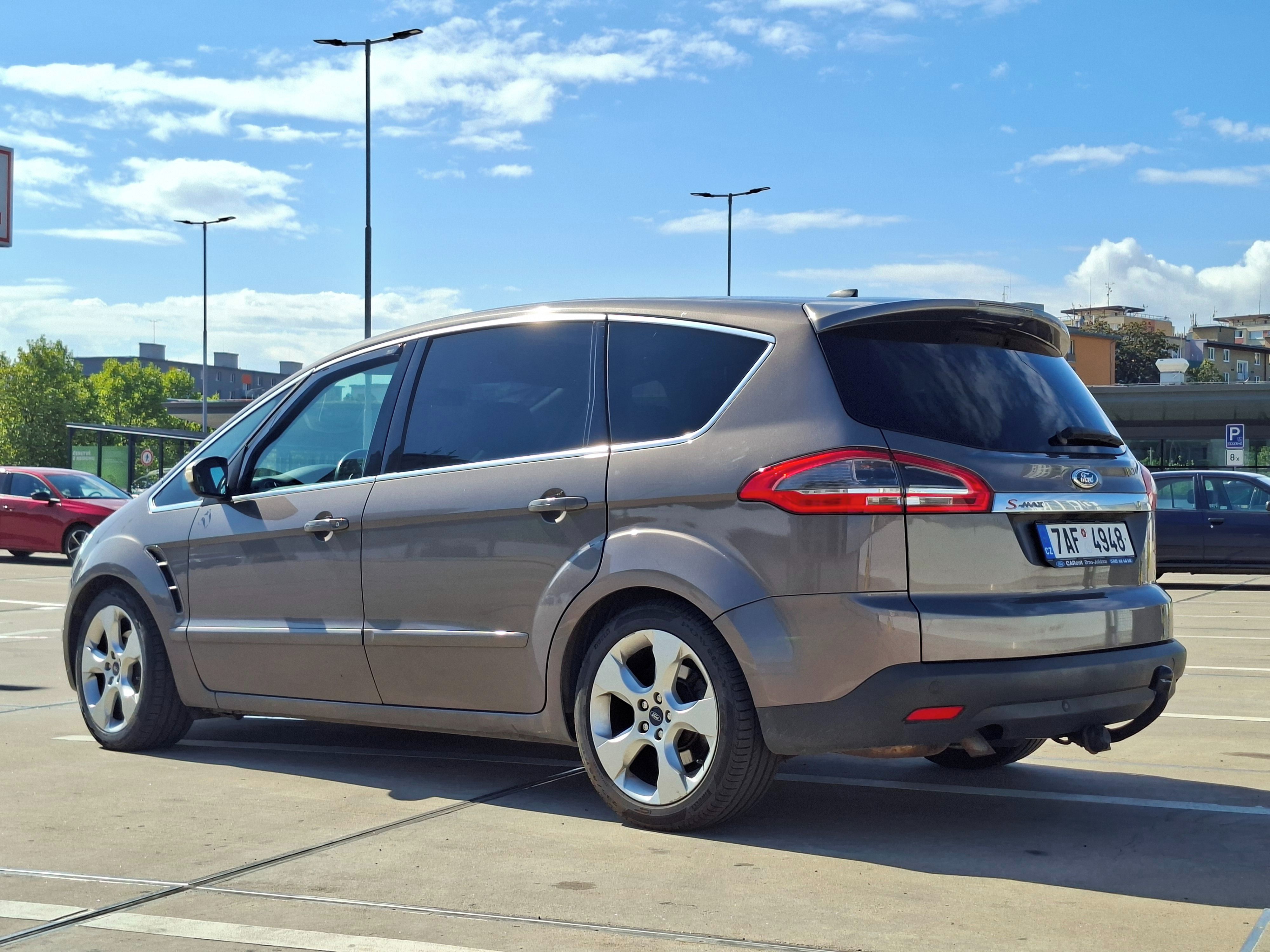 Ford S-MAX, 2.0 TDCi Titanium 120 kW - fotka 2