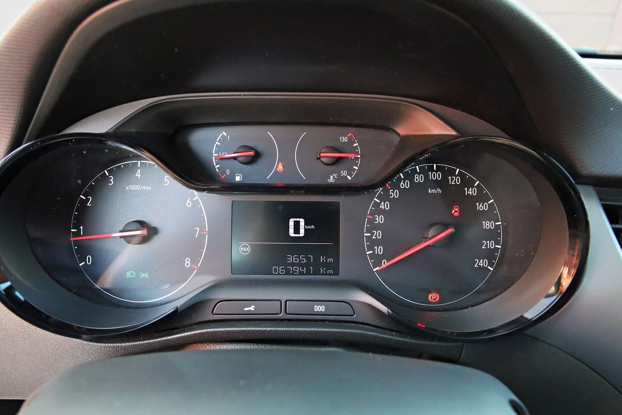 Opel Crossland, 1.2T 81kW Edition, ČR, 1.maj. - fotka 5