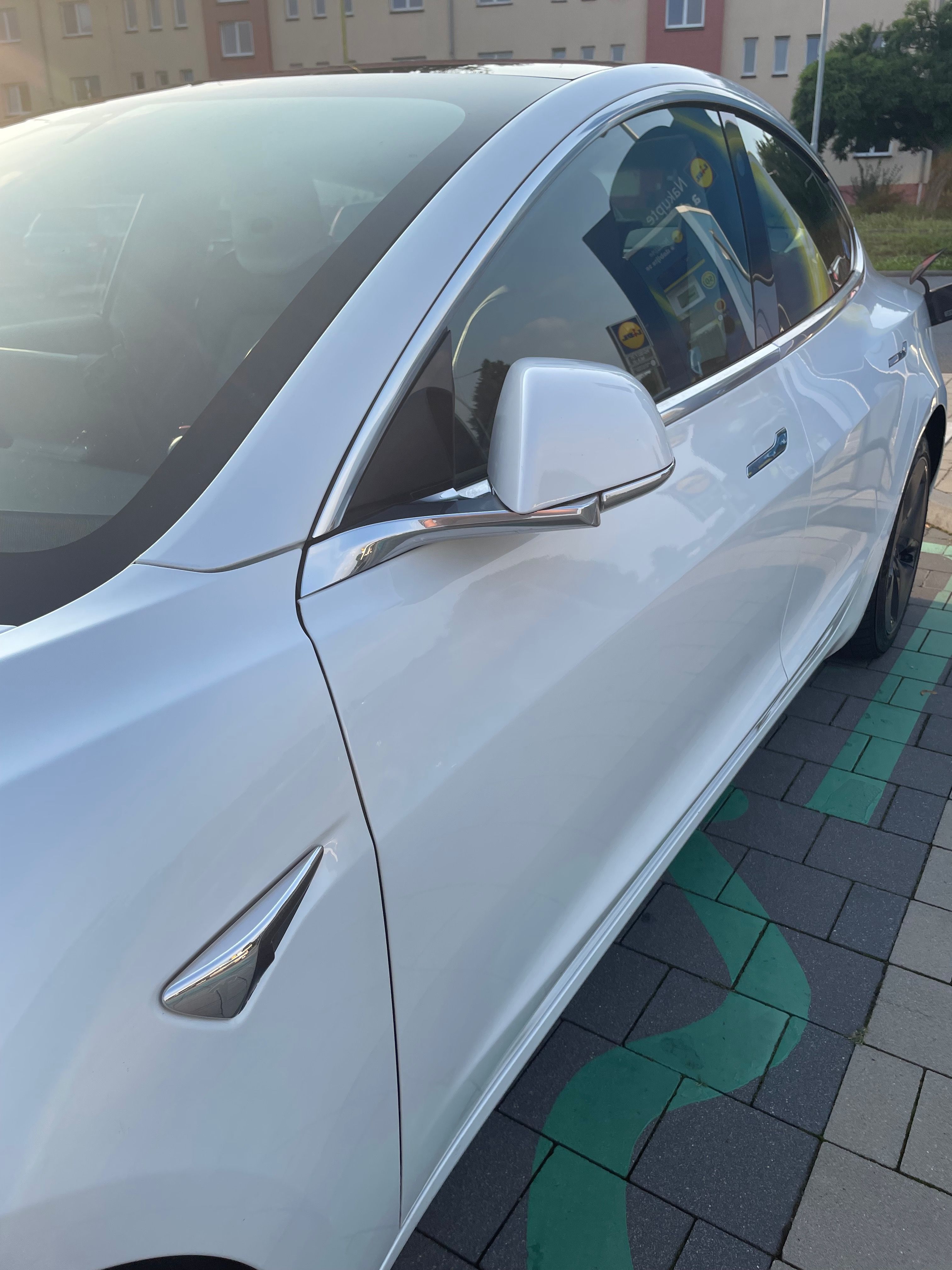 Tesla Model 3, Long Range, Tažné - fotka 3