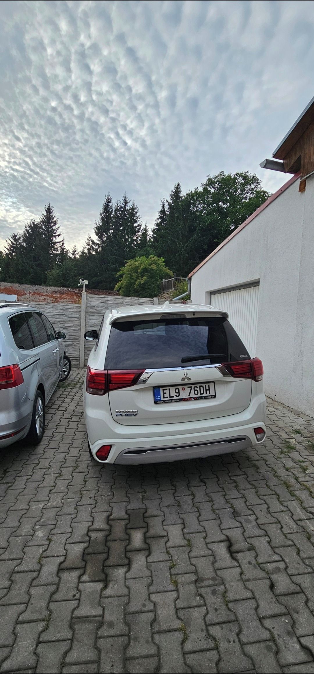 Mitsubishi Outlander, 2,4 PHEV - fotka 3