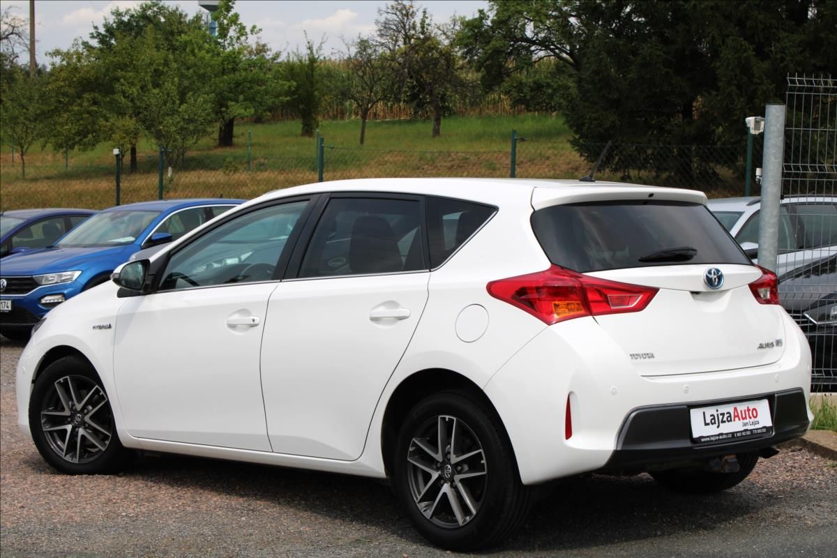 Toyota Auris, 1,8 HYBRID KAMERA, SERVISKA - fotka 4
