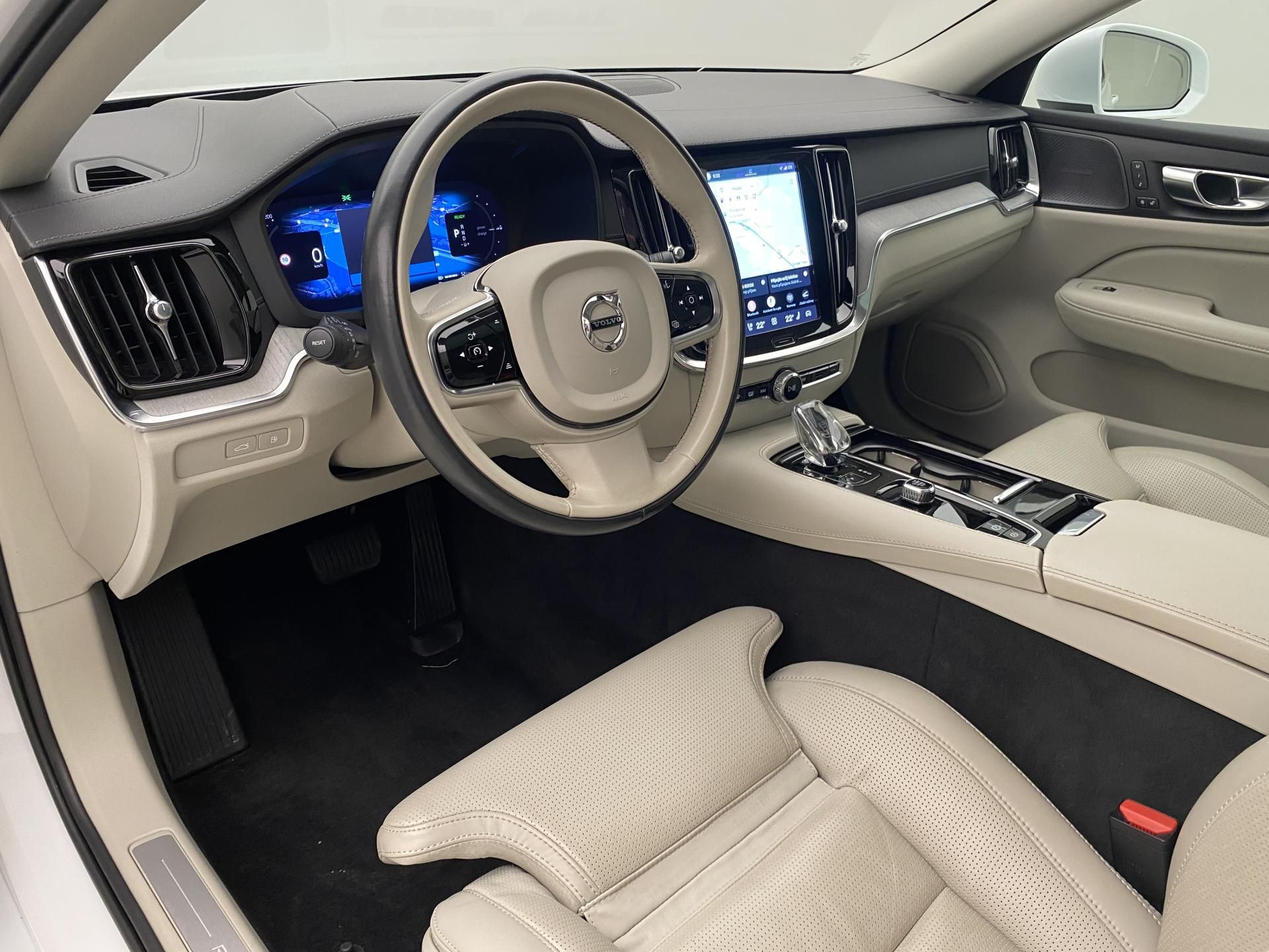 Volvo V60, T6 RECHARGE BRIGHT ULTIMATE - fotka 4