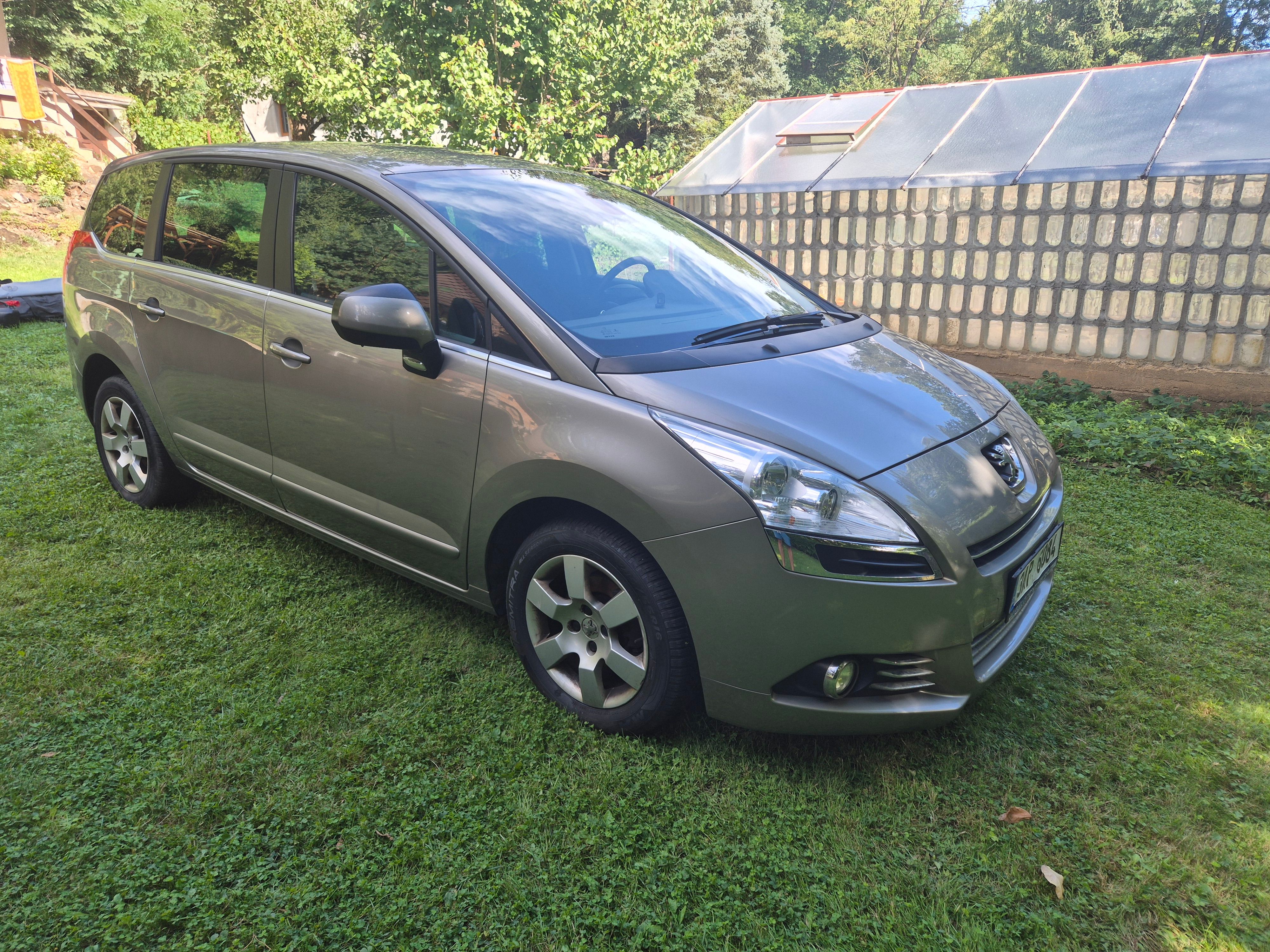 Peugeot 5008, Peugeot 5008 1,6 HDI 84 kW - fotka 3