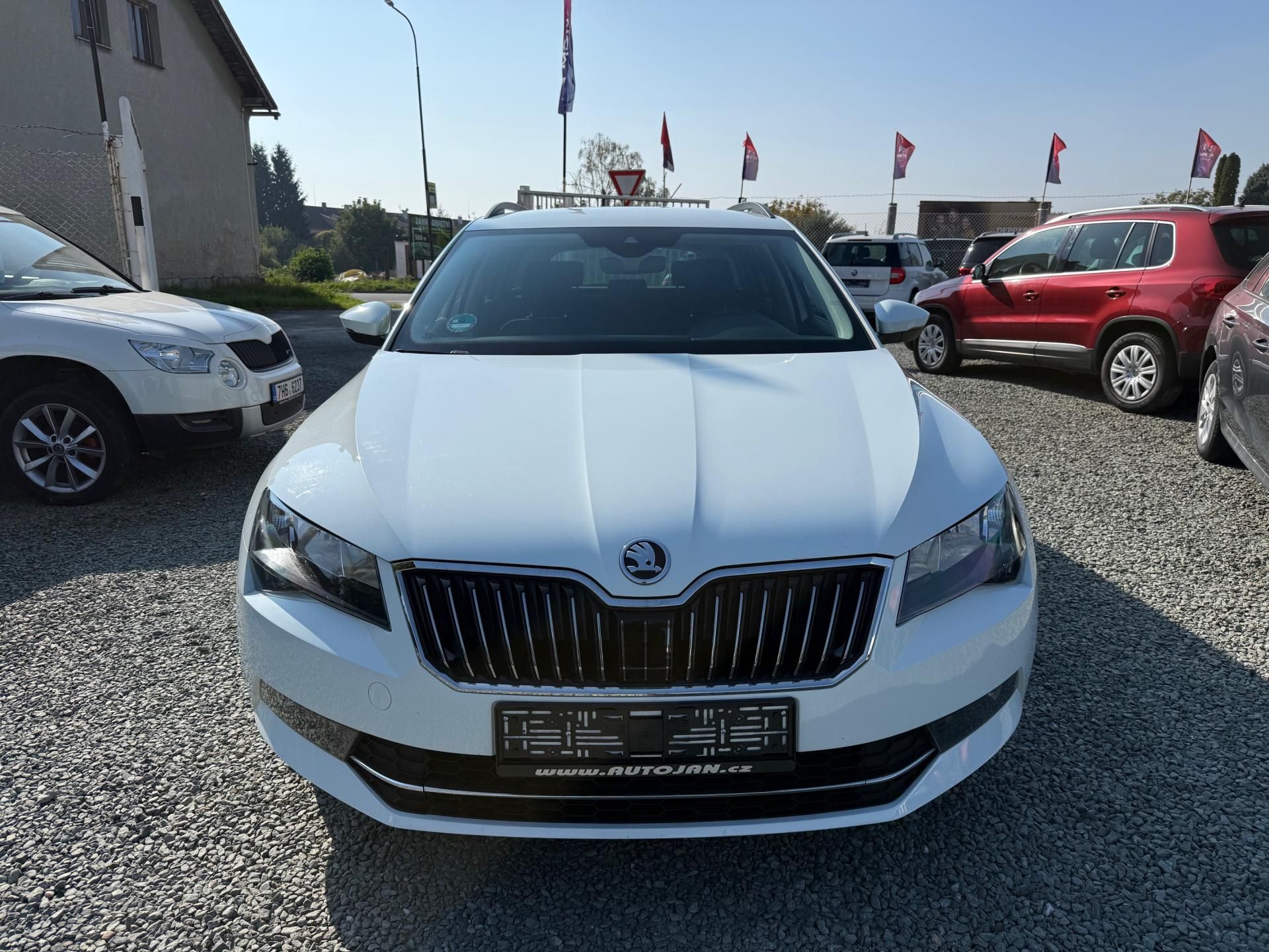 Škoda Superb, 1.4 TSI AMBITION - fotka 2