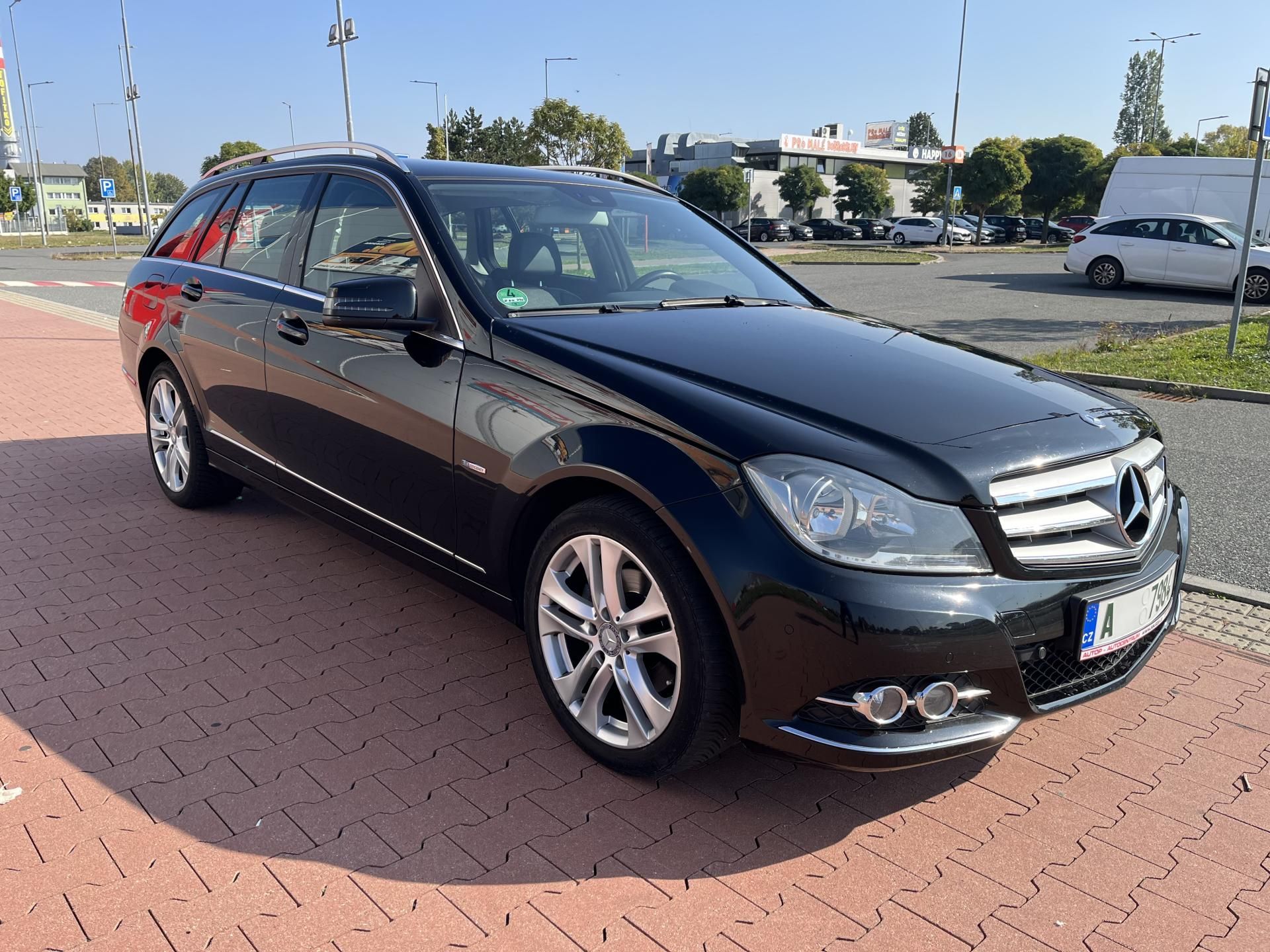 Mercedes-Benz Třídy C, C 2.2 CDi Anantgarde - fotka 4
