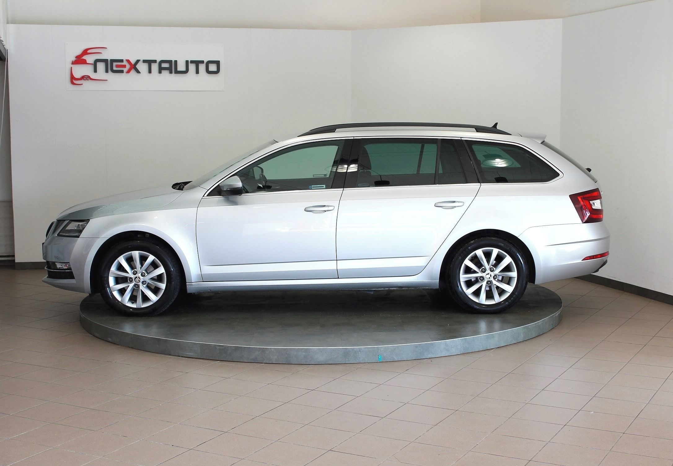 Škoda Octavia, 1.6 TDI 85kW STYLE, TAŽNÉ, ČR - fotka 2