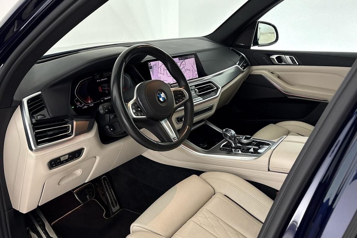 BMW X5, M50i - fotka 6