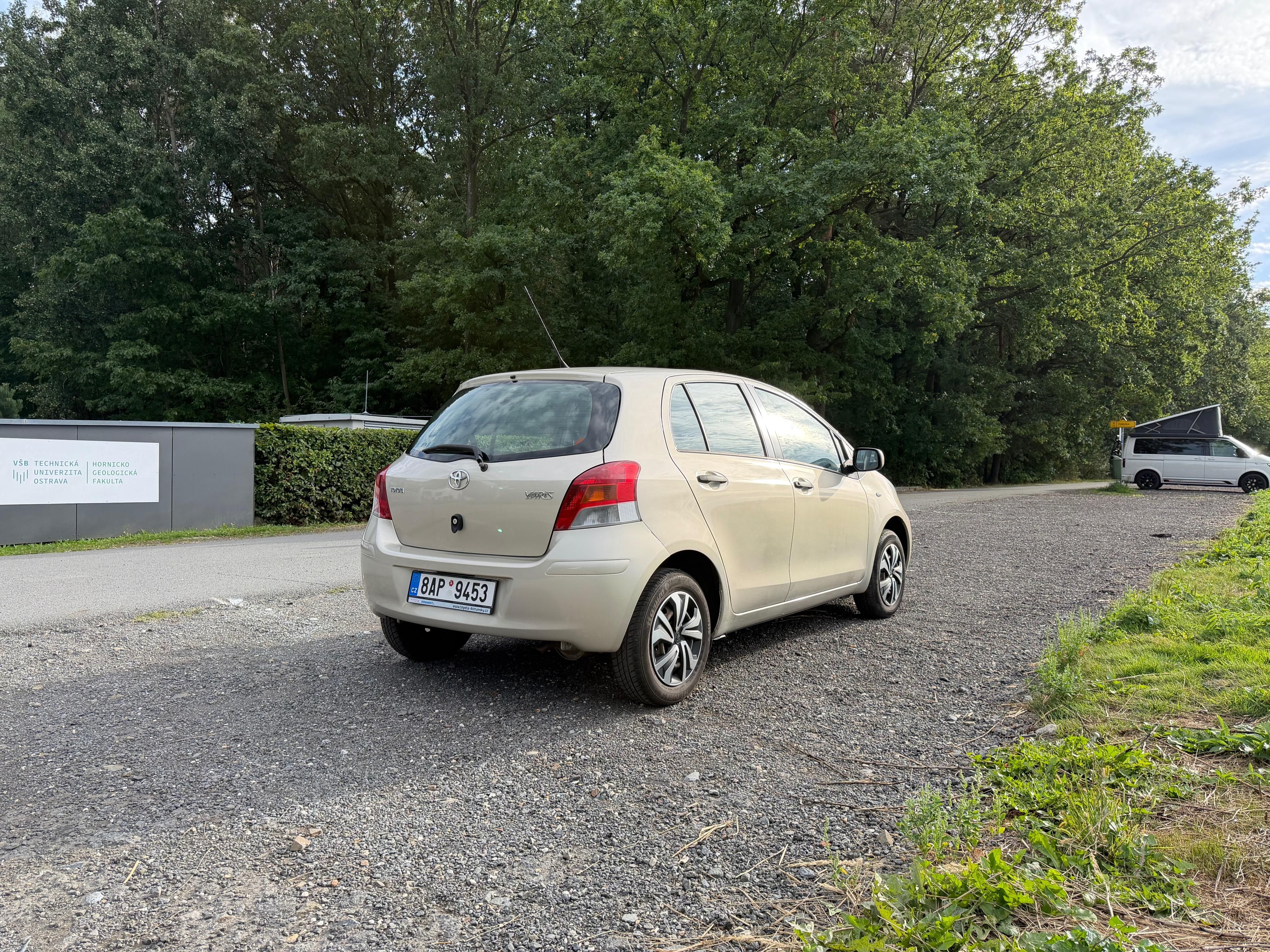 Toyota Yaris, 1.0i 2009 51kw 139tis km - fotka 3