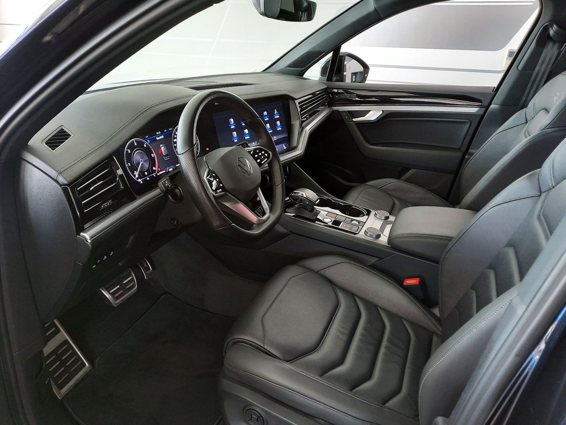 Volkswagen Touareg, R-Line 3.0 TDI 4Motion (210kW/ - fotka 6