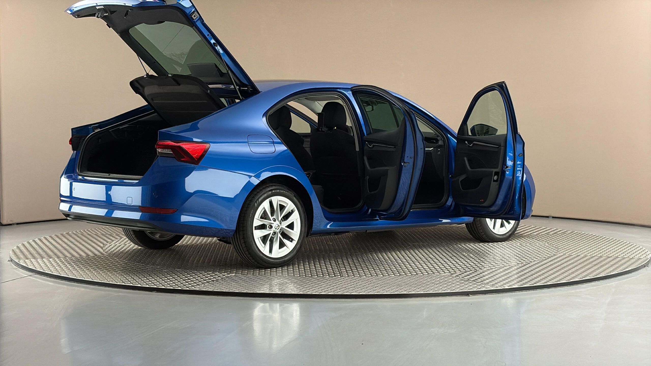 Škoda Octavia, 1.4 TSI iV DSG Ambition - fotka 6