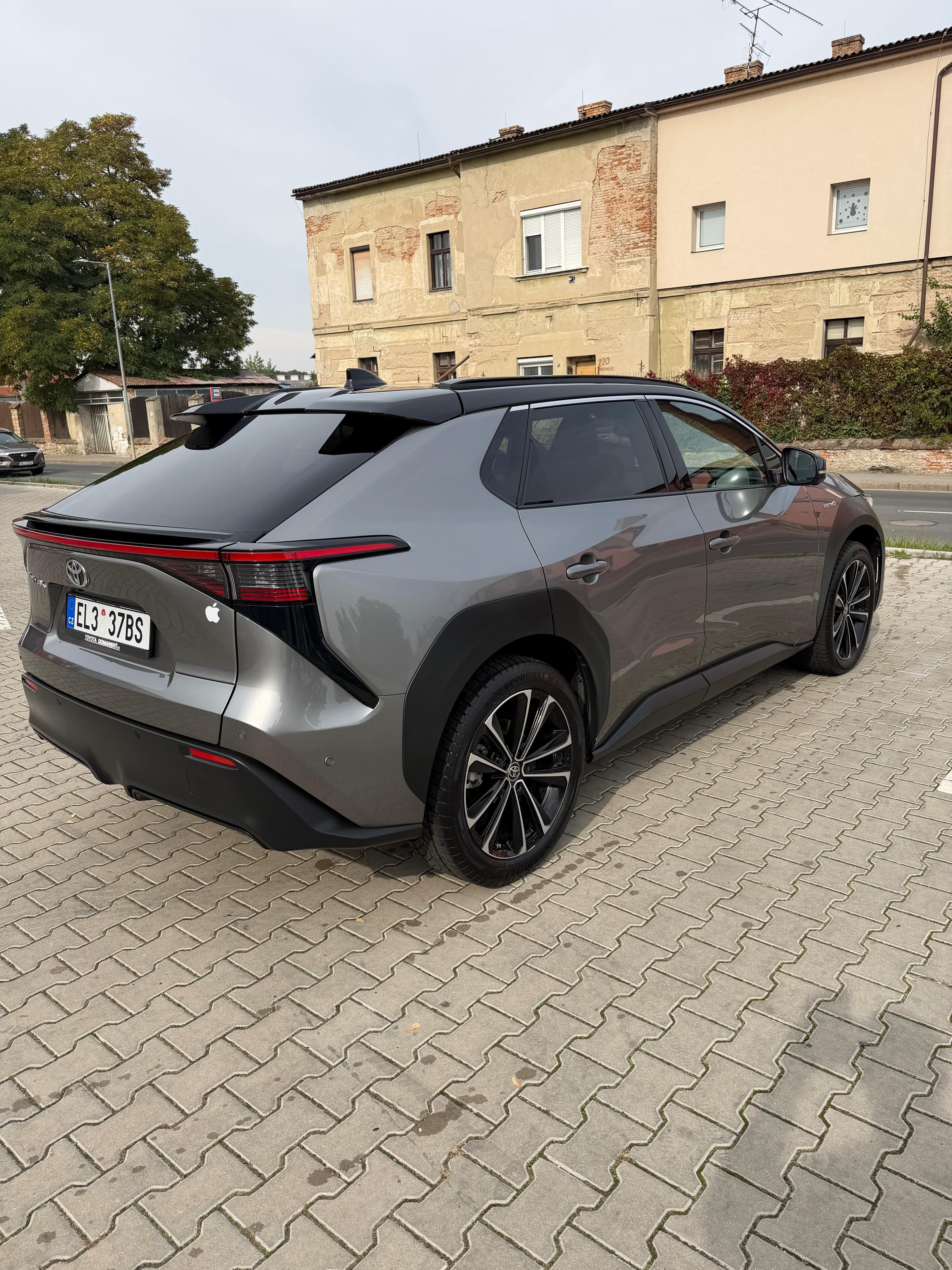 Toyota bZ4X, elektřina - fotka 4