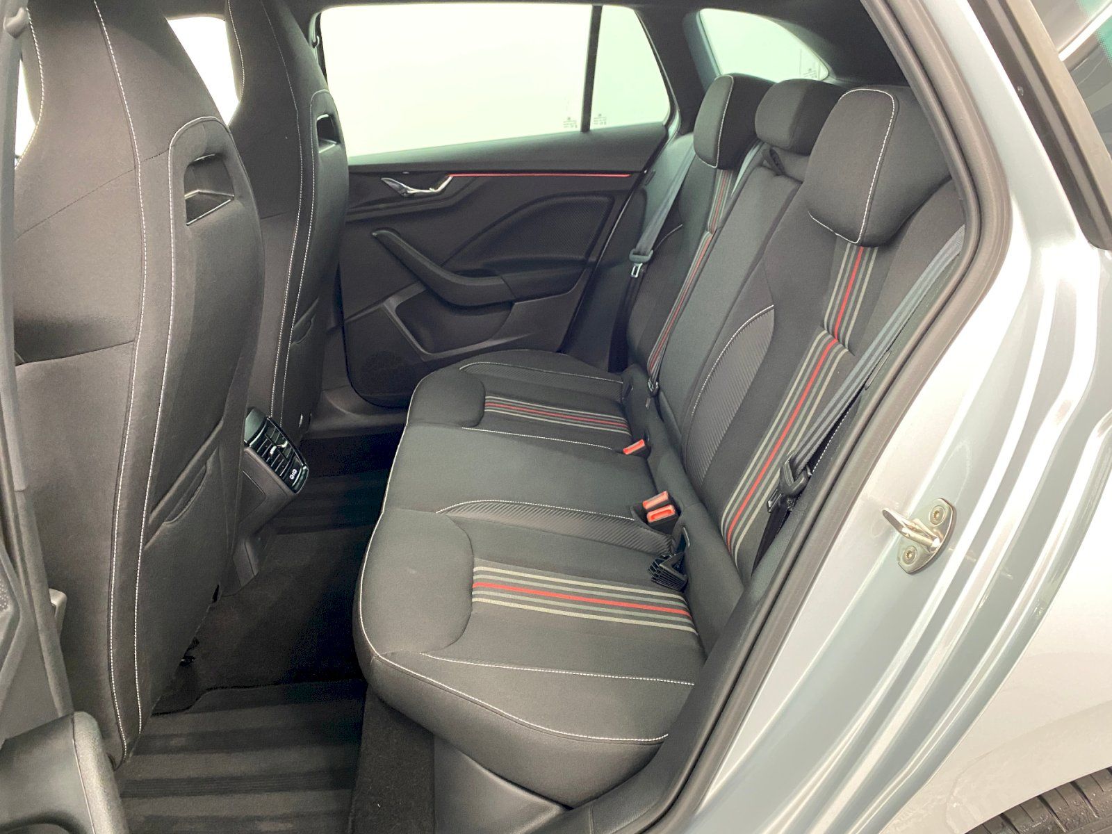 Škoda Scala, 1.0 TSI 85kW DSG Monte Carlo - fotka 6