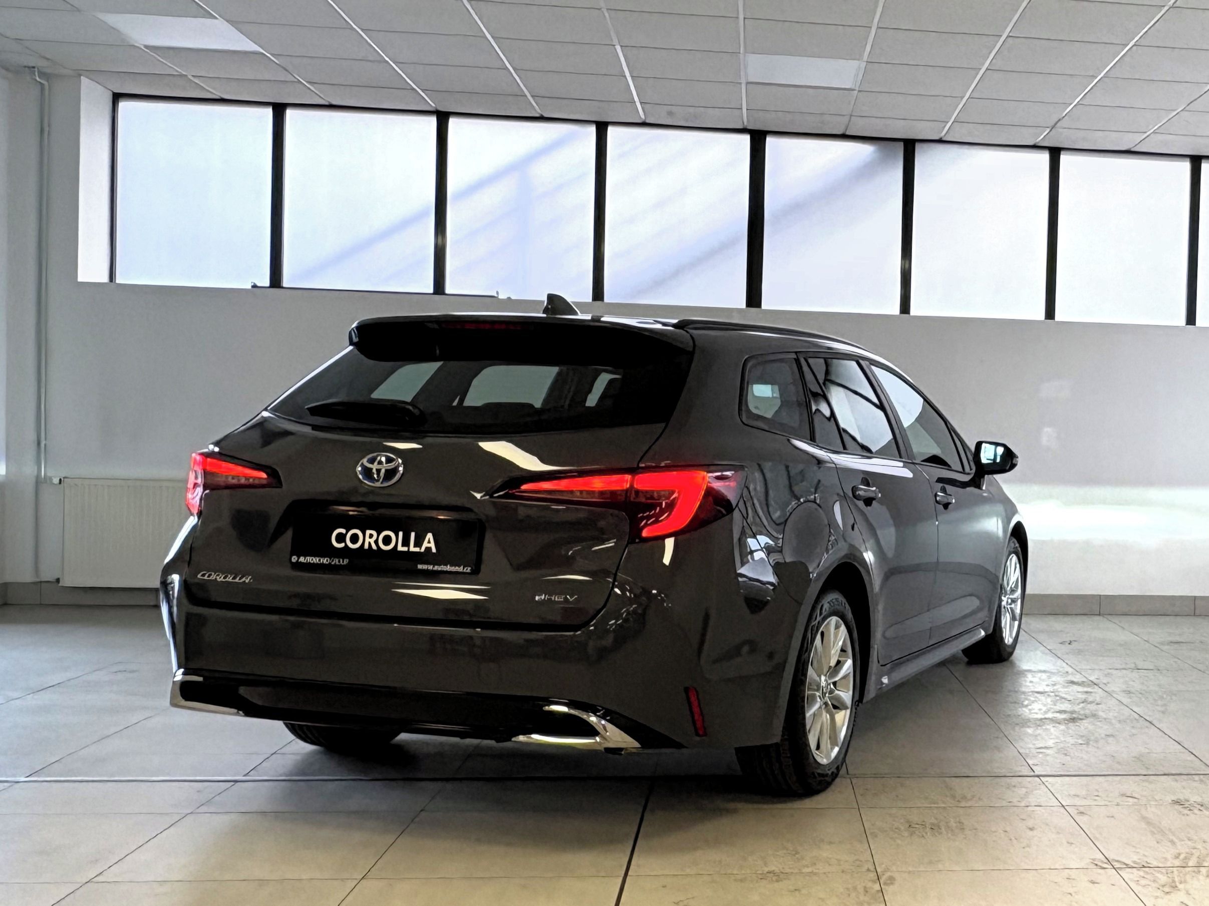 Toyota Corolla, TS, Style, 1,8HEV, 4x2 - fotka 5