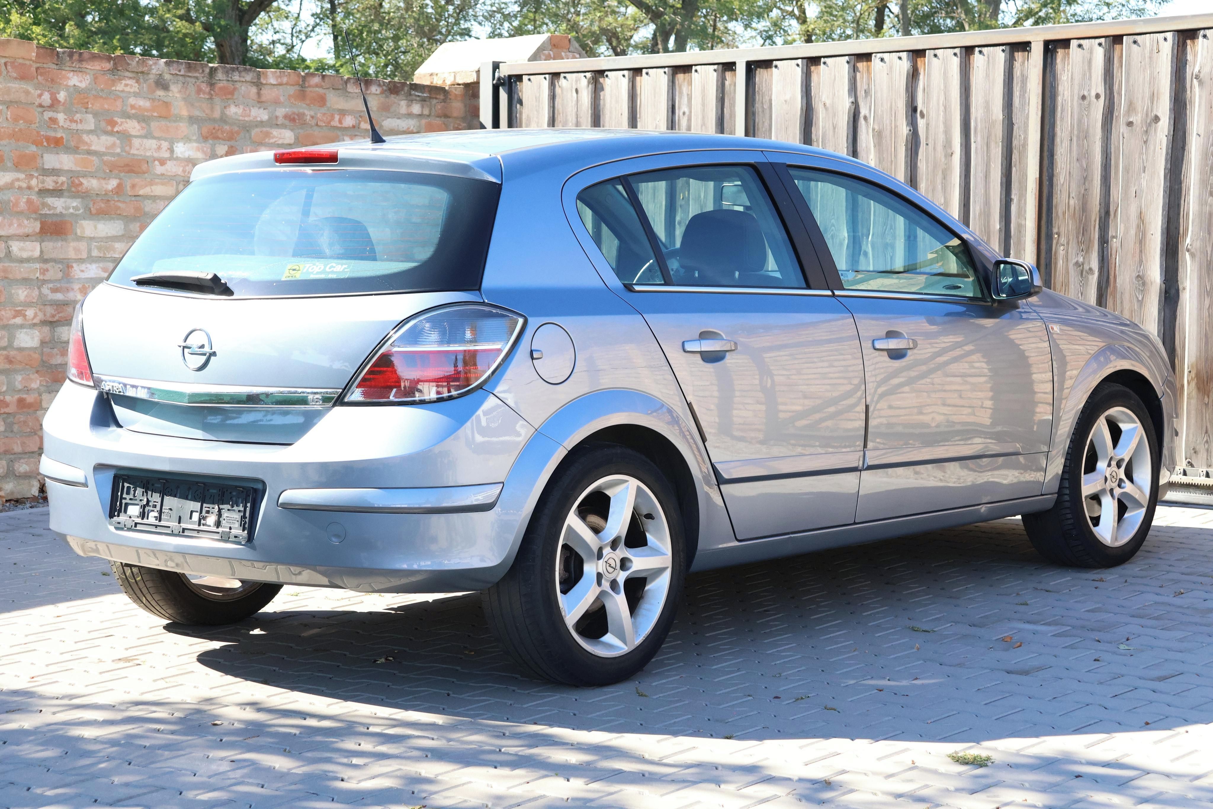 Opel Astra, 1.6 85kW 146.000km 2Maj - fotka 4