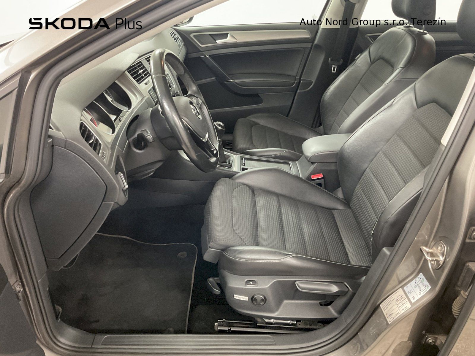 Volkswagen Golf, 1.2 TSI 77 kW Comfortline 6M - fotka 5