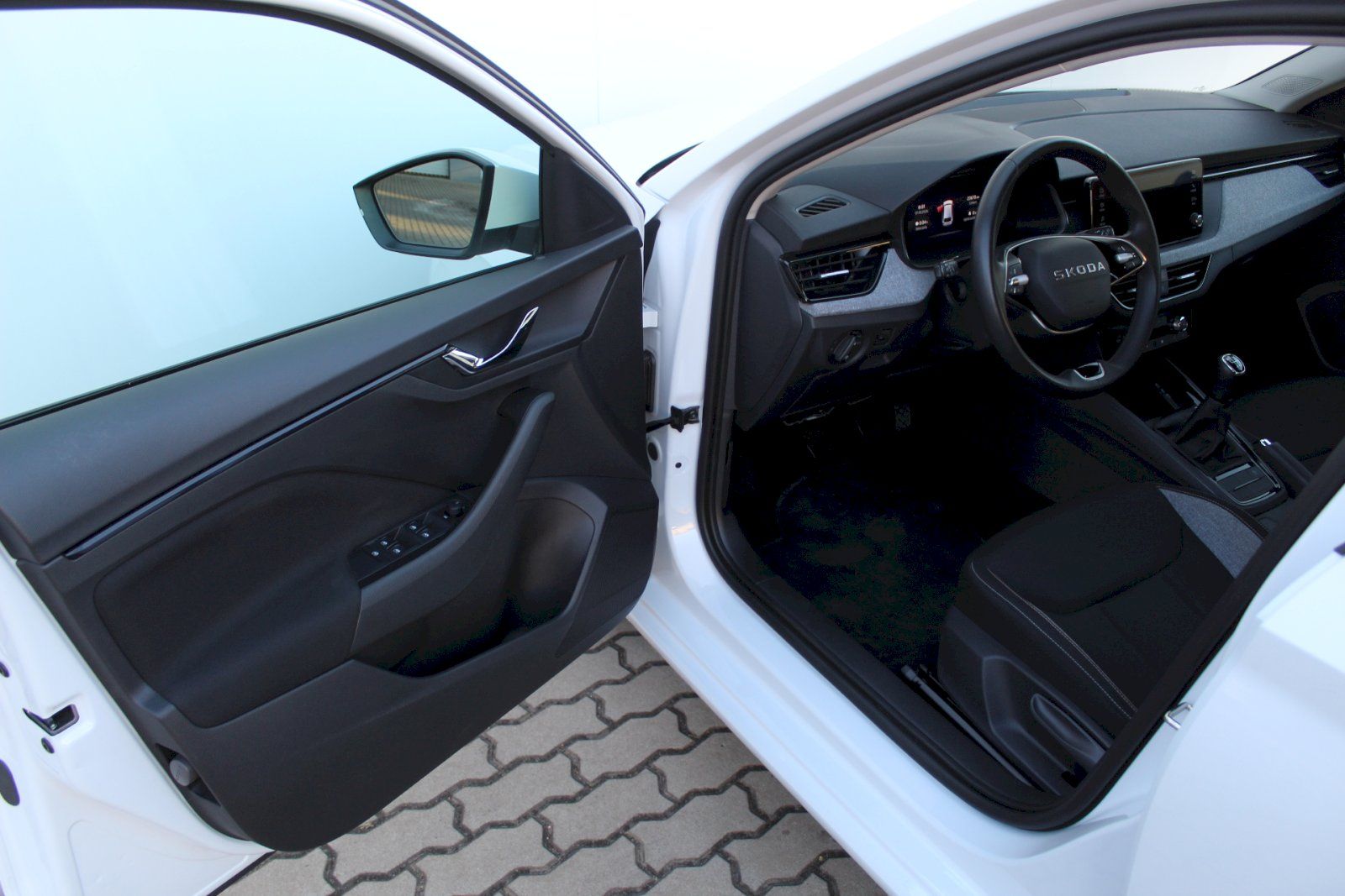 Škoda Scala, Selection 1.0 TSI 85kw - fotka 6