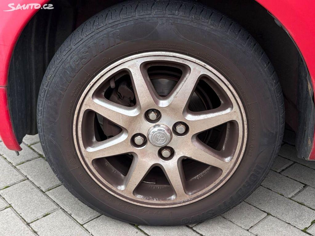 2000 Toyota YARIS