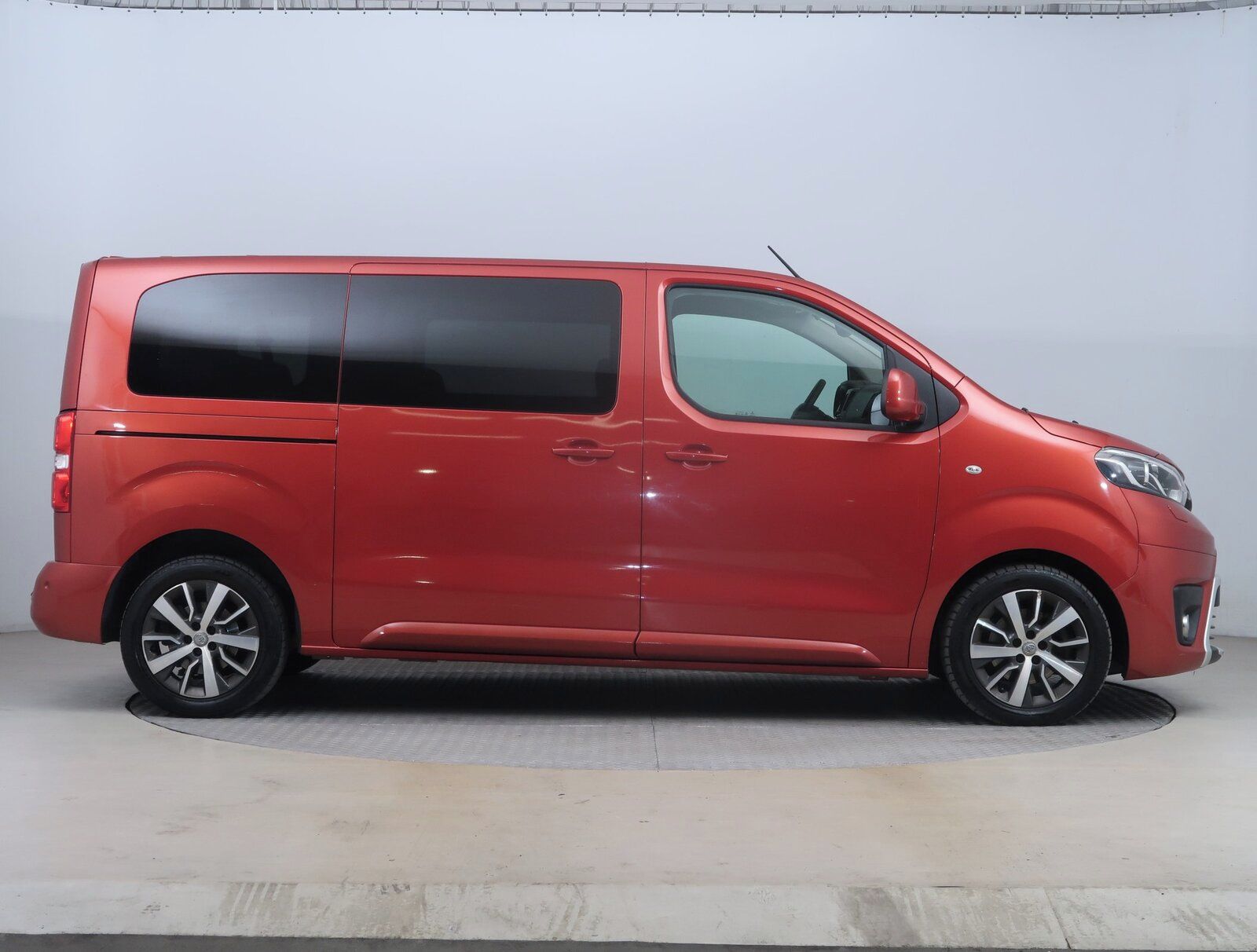 Toyota Proace Verso, 2.0 D-4D, Family, 8 míst, L1 - fotka 6