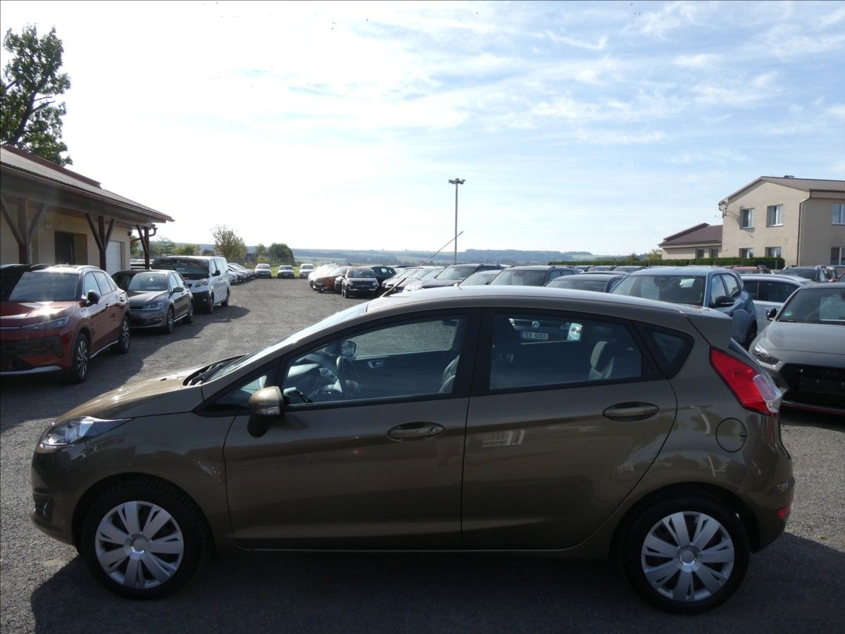 Ford Fiesta, 1,2 i 60kW 1.MAJITEL, SERVISKA - fotka 6