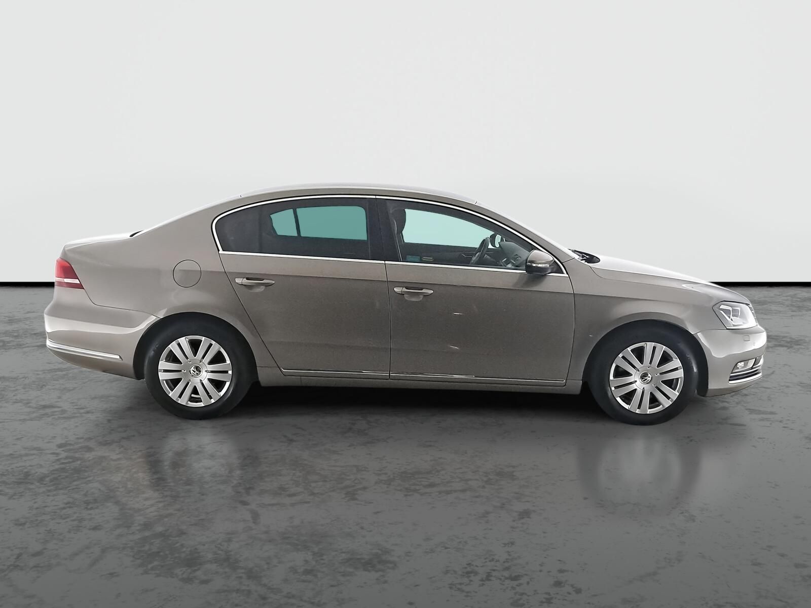 Volkswagen Passat, 2.0 TDI, Highline - fotka 6