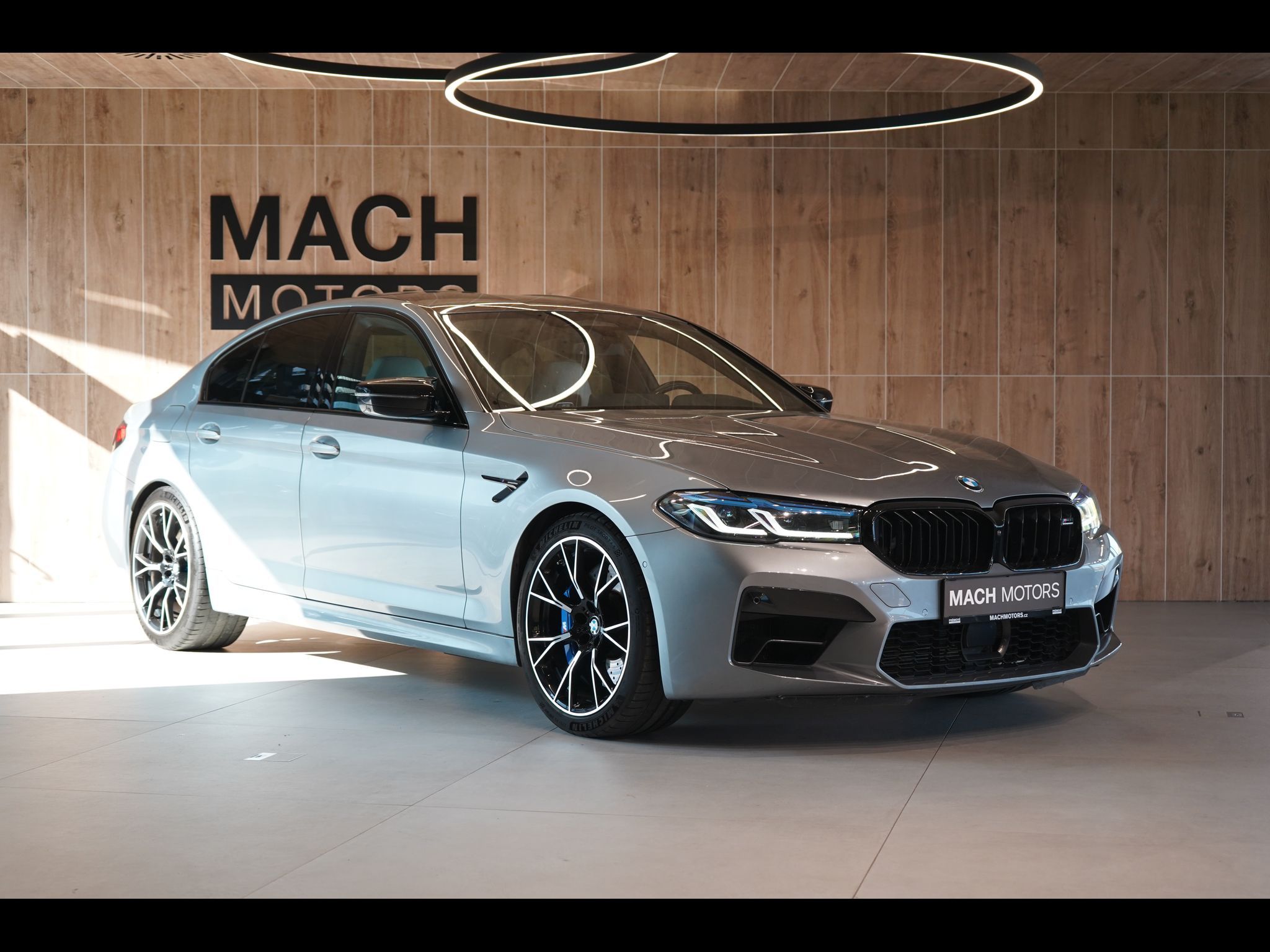 BMW M5, Competition xDrive, B&W, HUD - fotka 4