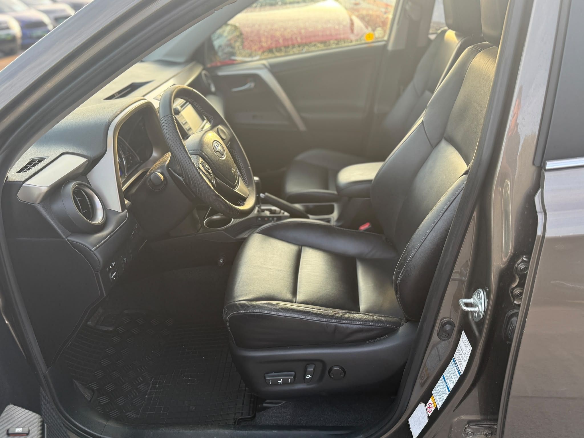 Toyota Rav4, 2.2 D-4D 4x4 - fotka 5