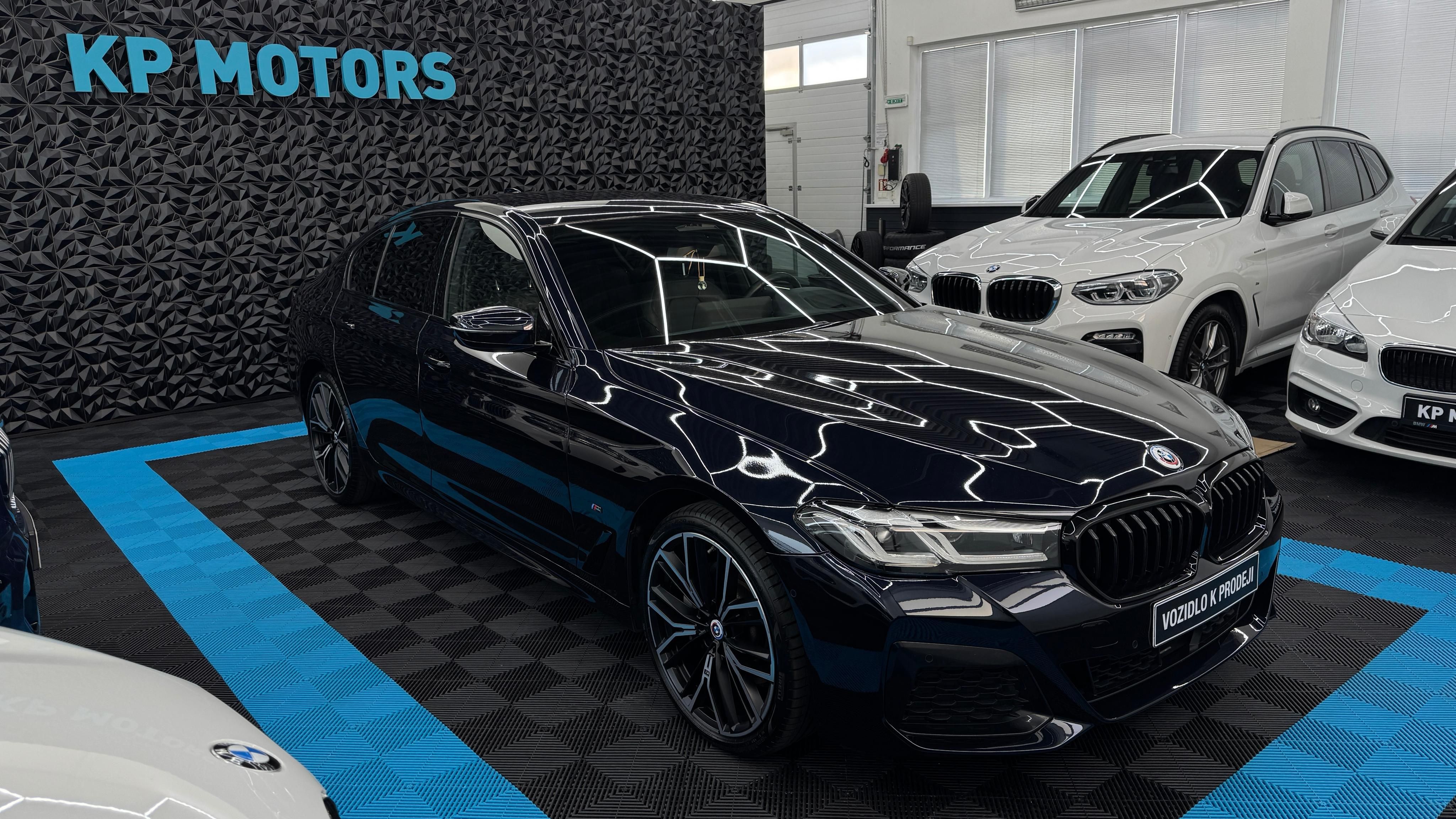 BMW Řada 5, 530i xDrive,M paket,ČR - fotka 2