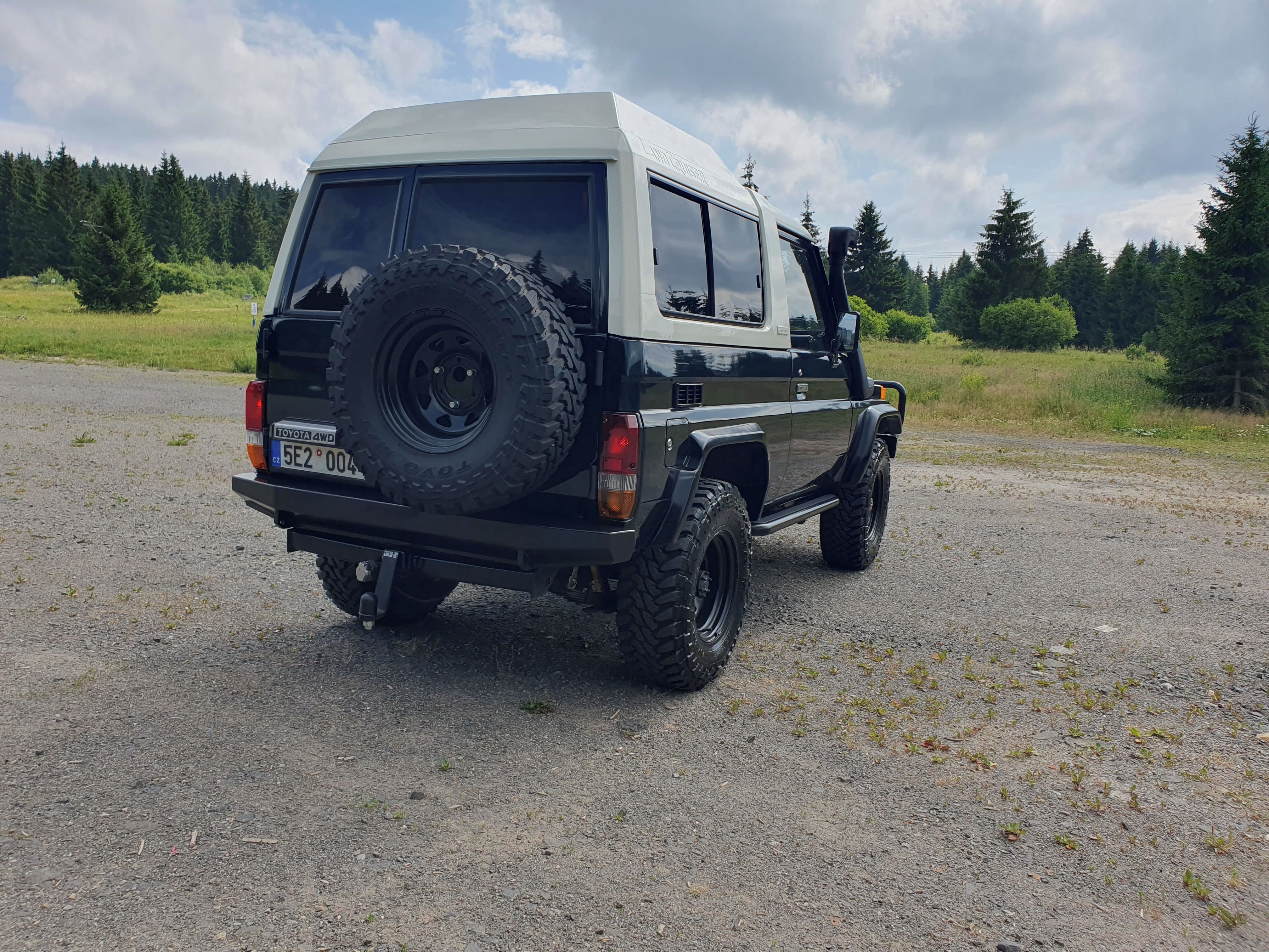 Toyota Land Cruiser, HZJ 73 4,2 D - fotka 4