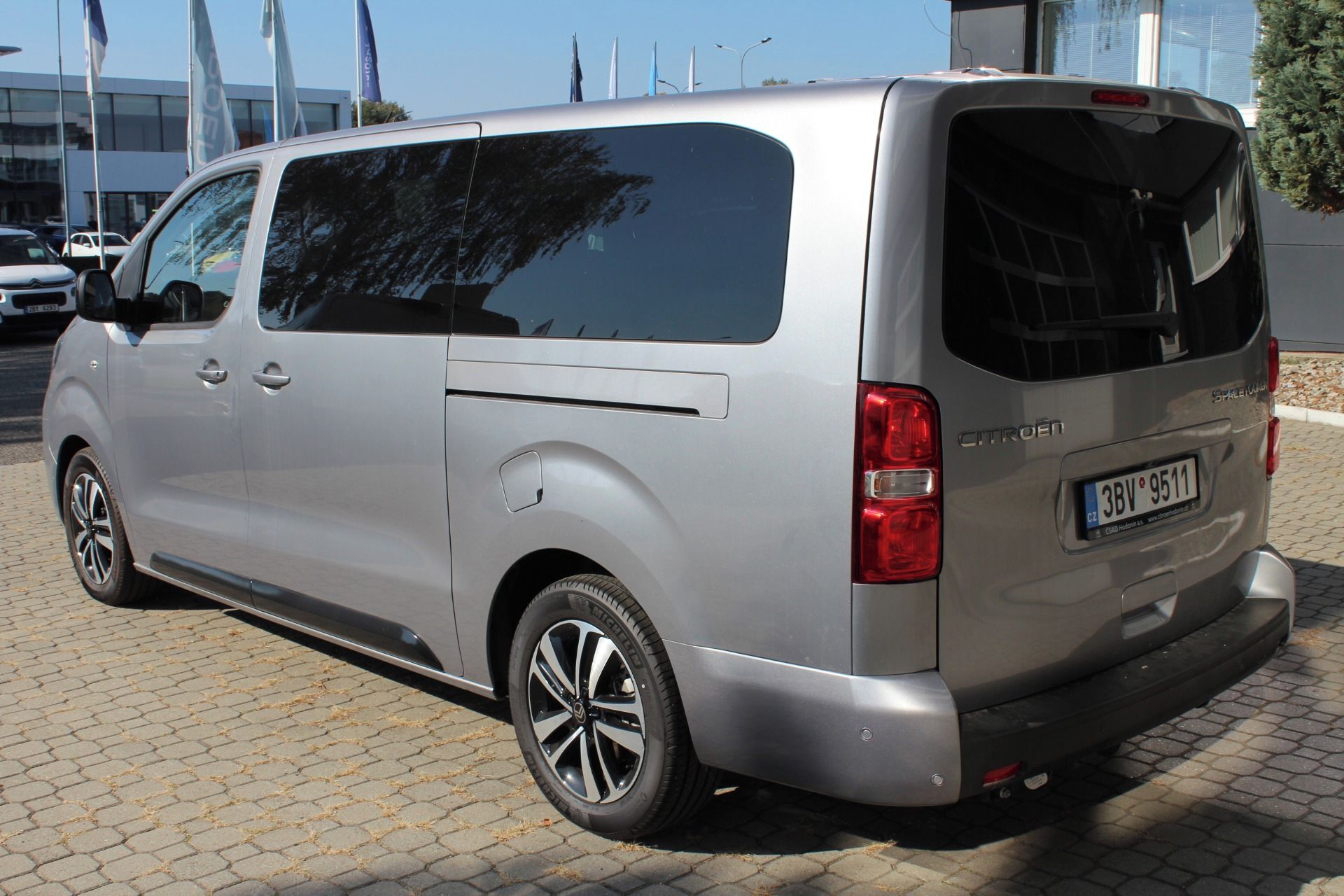 Citroën SpaceTourer, SHINE L3 2.2 BlueHDi 180 S&S - fotka 3