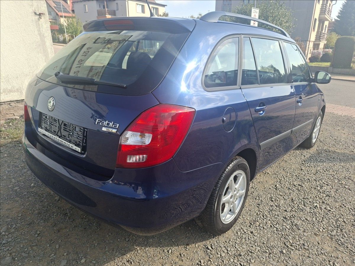 Škoda Fabia, 1,4 16V  kombi - fotka 4