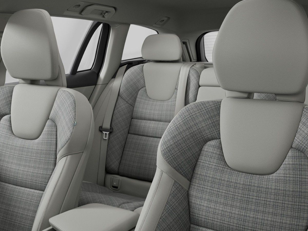 Volvo V60, 2.0B4 FWD 145kW CORE - fotka 6
