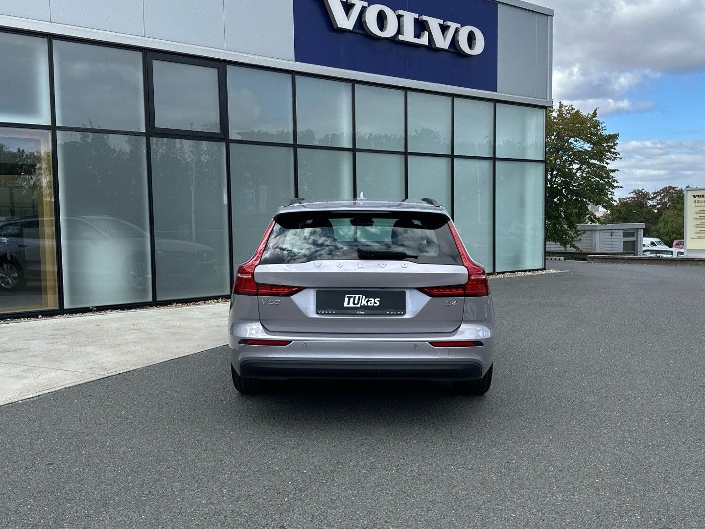 Volvo V60, 2.0B4 FWD 145kW CORE - fotka 5