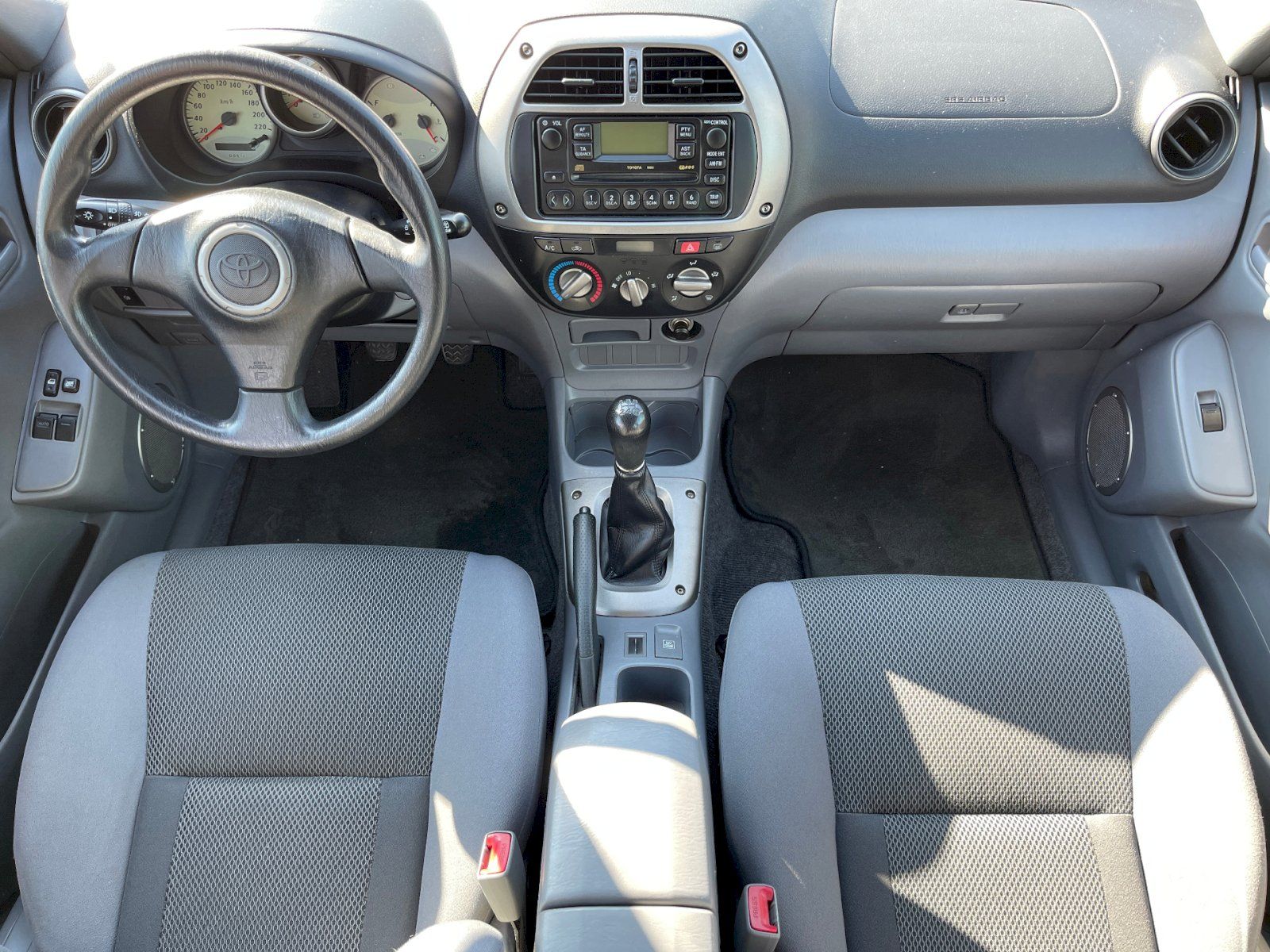 Toyota Rav4, 2.0i / 110 kW Sol - fotka 5