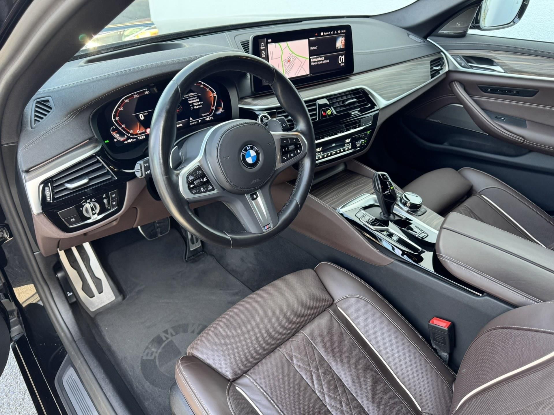 BMW Řada 5, 540i xDrive Touring Mpaket - fotka 5