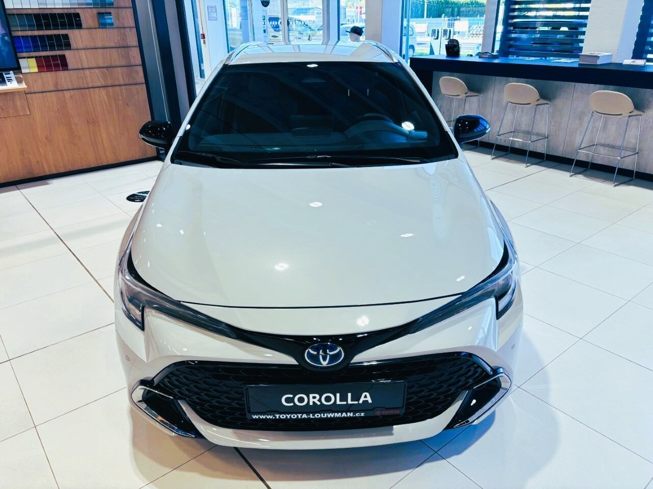 Toyota Corolla, 1,8 TS Style HEV - fotka 2