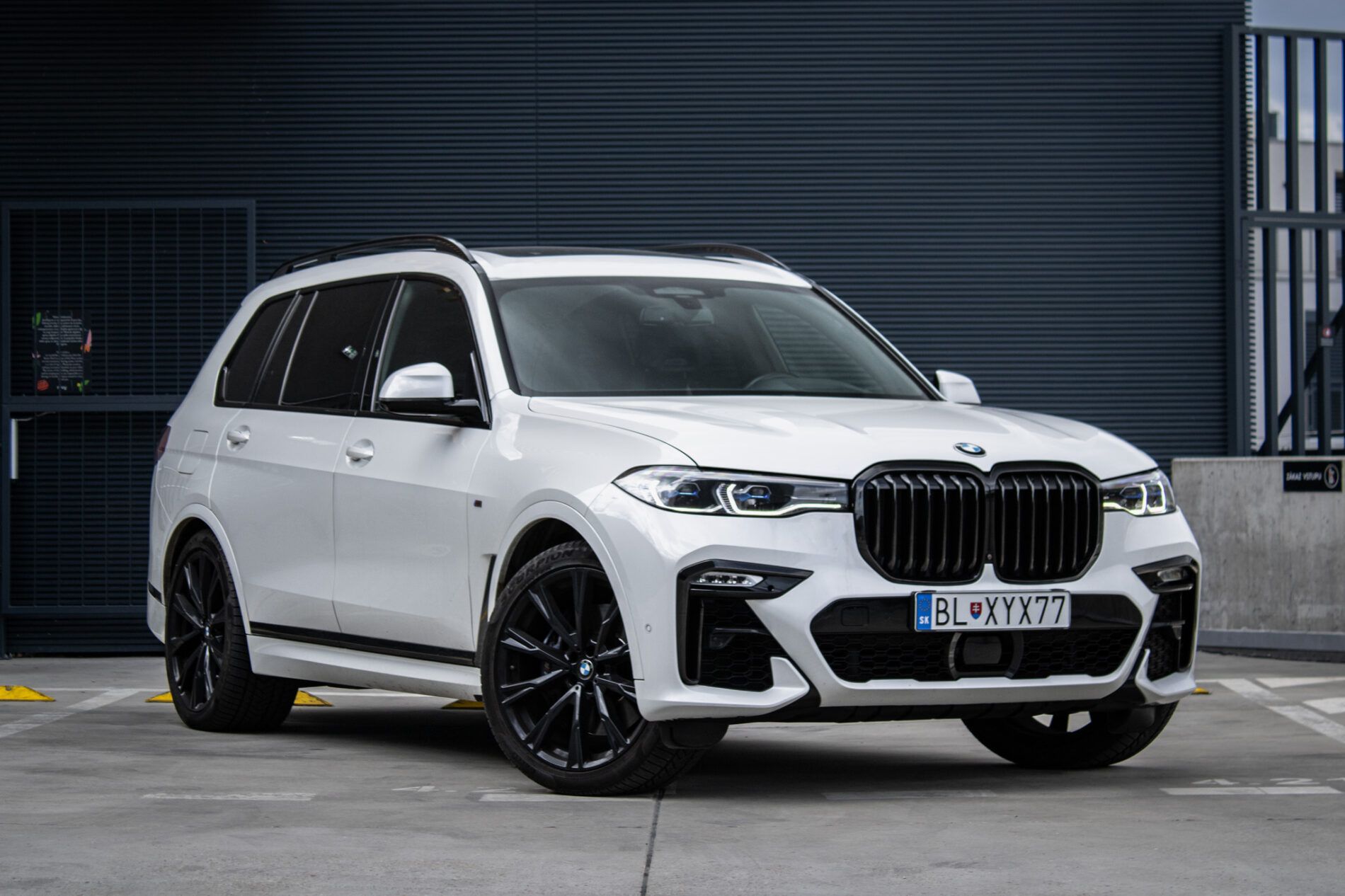 BMW X7 - fotka 4